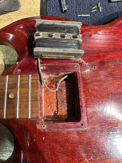 Gibson EB-0 Cherry 1965 Bass Guitars / 4-String