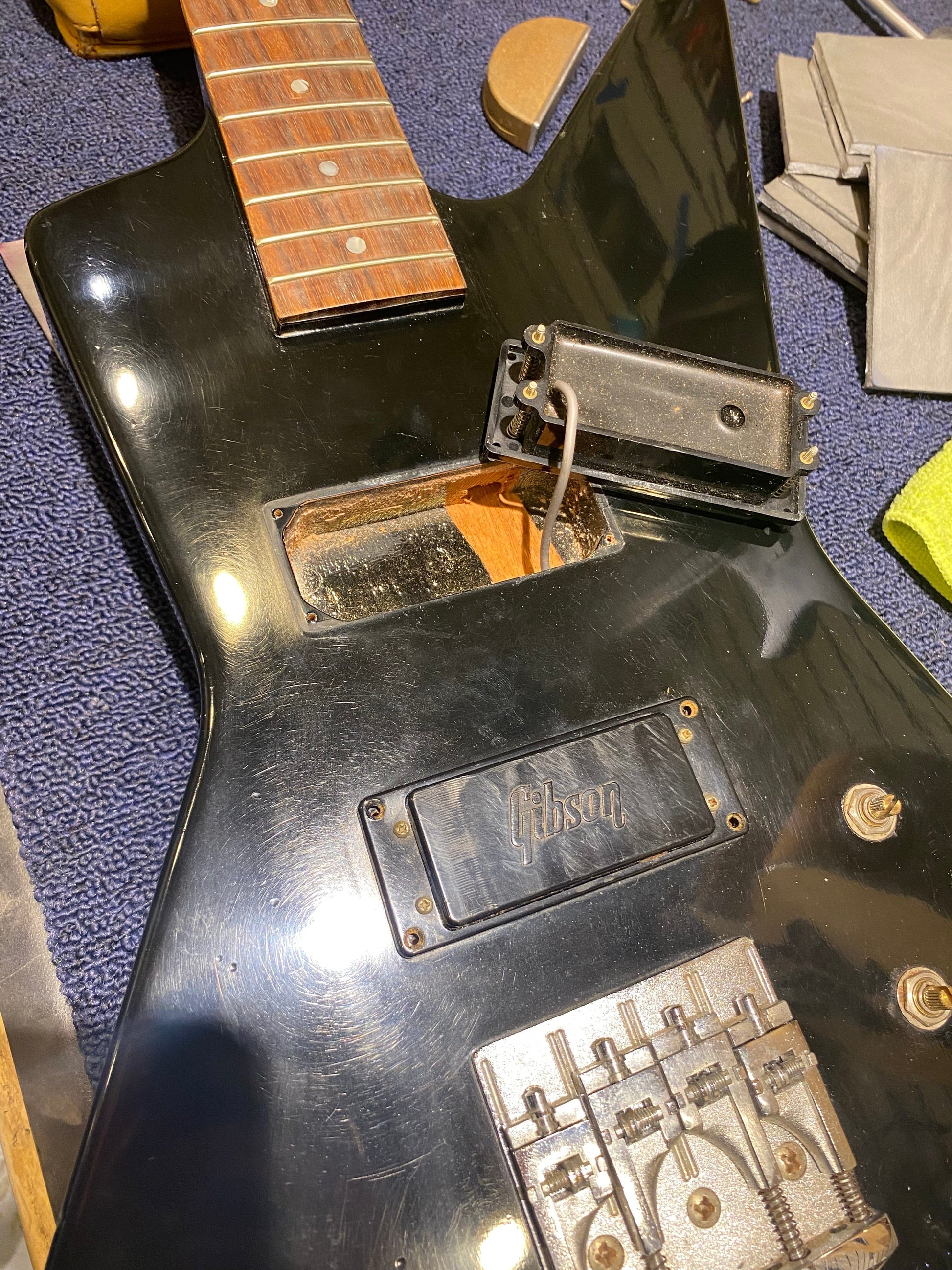 Gibson Explorer Bass Ebony 1986 Bass Guitars / 4-String