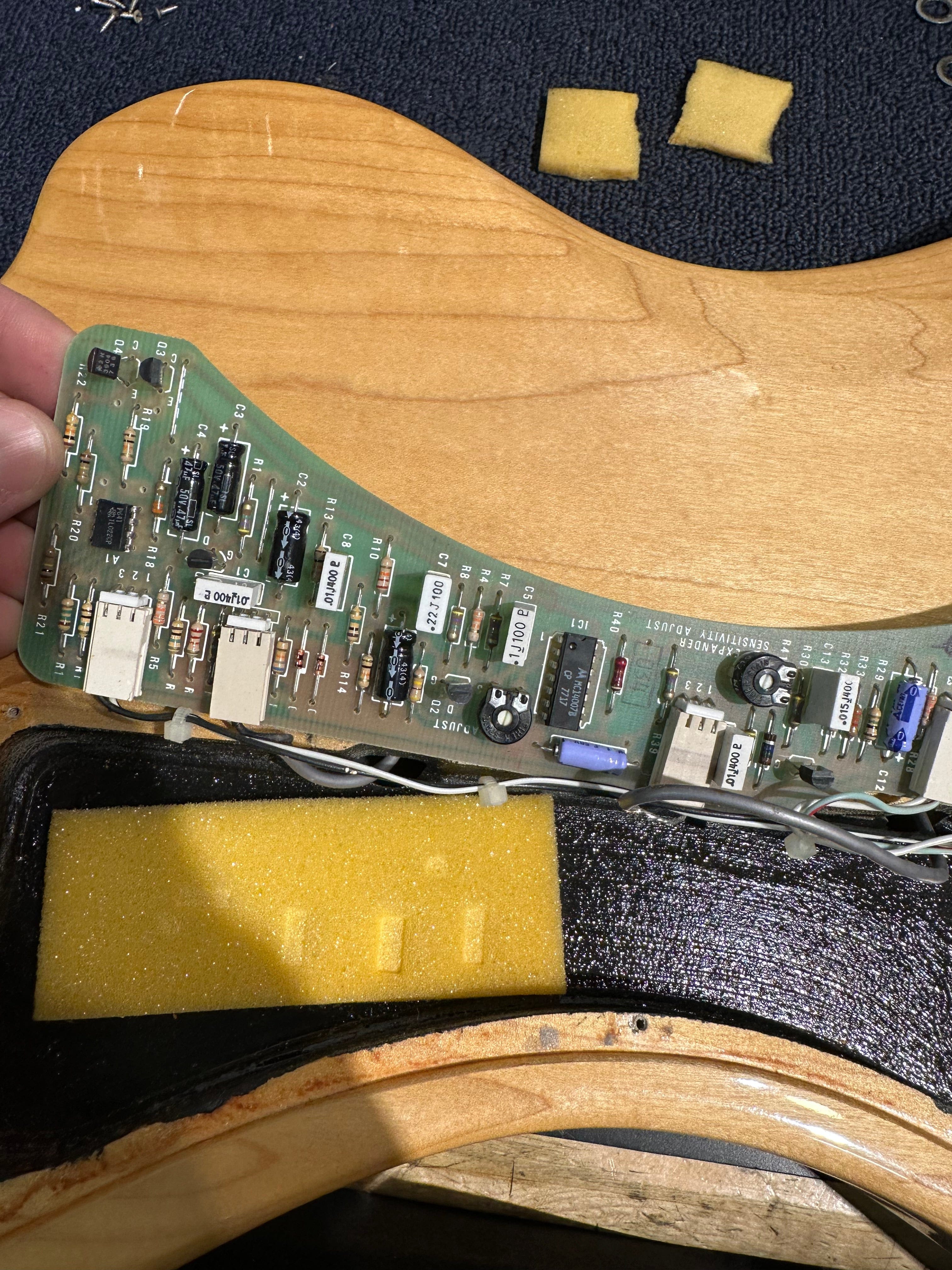 Gibson RD Artist Bass Natural 1978 Bass Guitars / 4-String