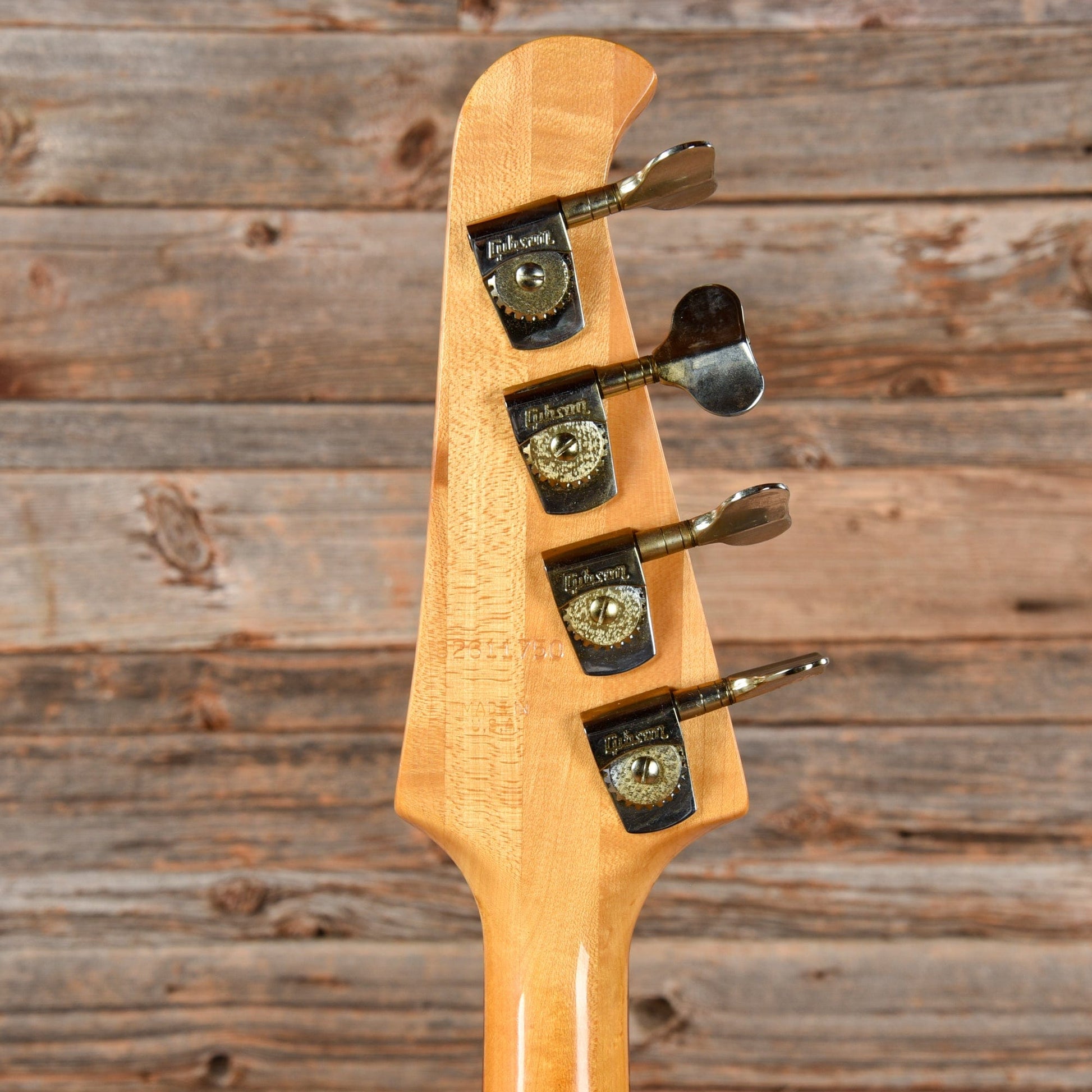 Gibson Victory Artist Sunburst 1981 Bass Guitars / 4-String