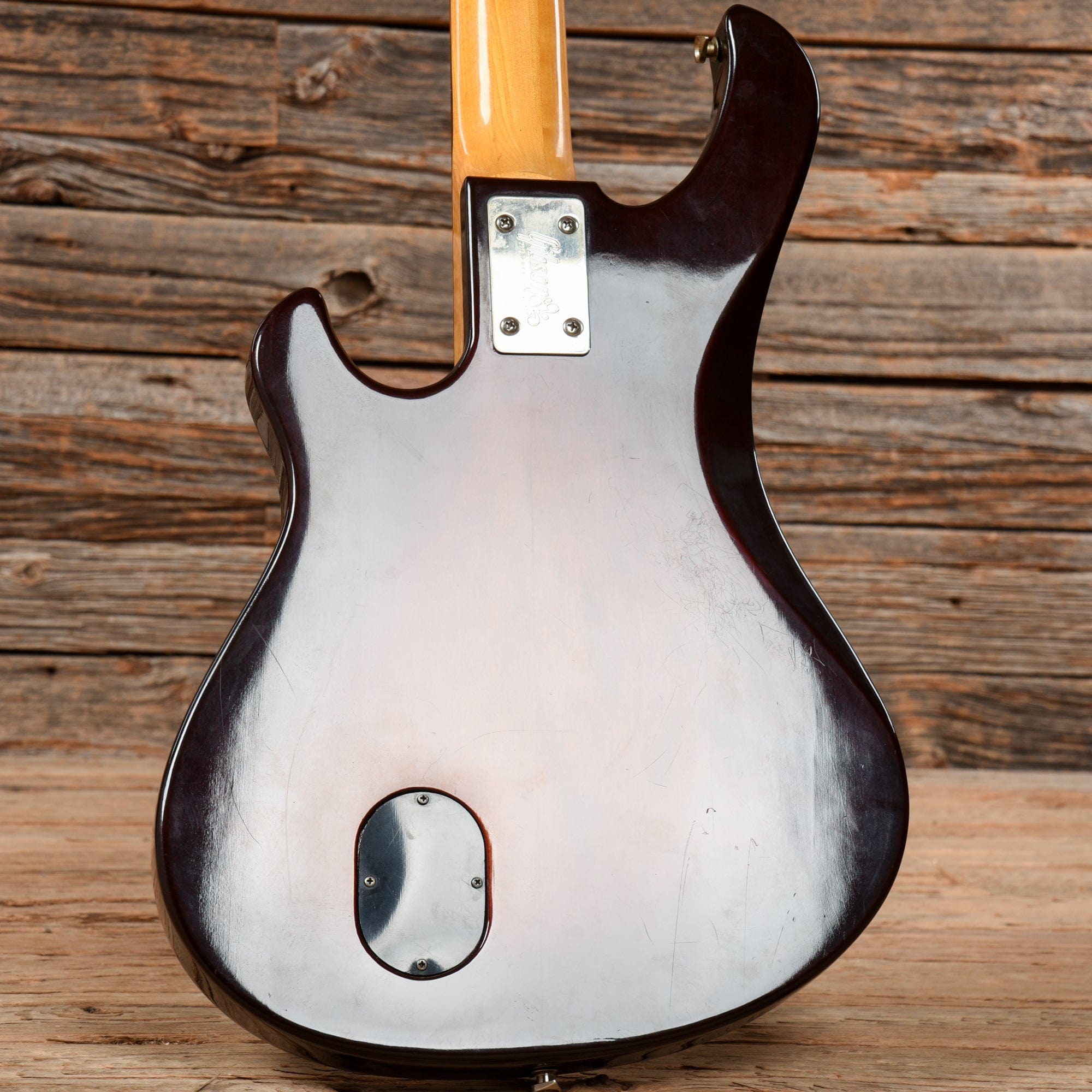 Gibson Victory Artist Sunburst 1981 – Chicago Music Exchange