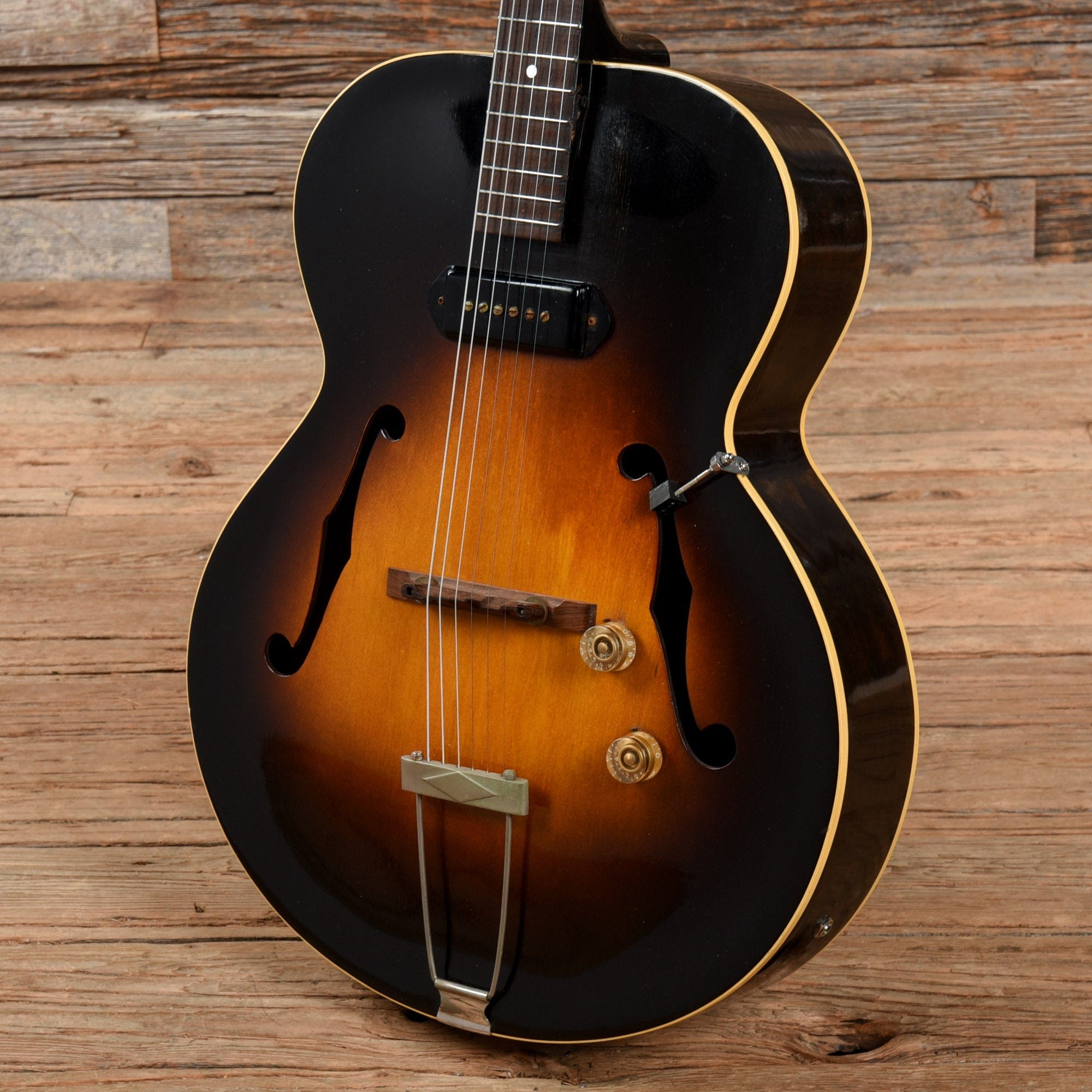 Gibson ES-150 Sunburst 1949 – Chicago Music Exchange