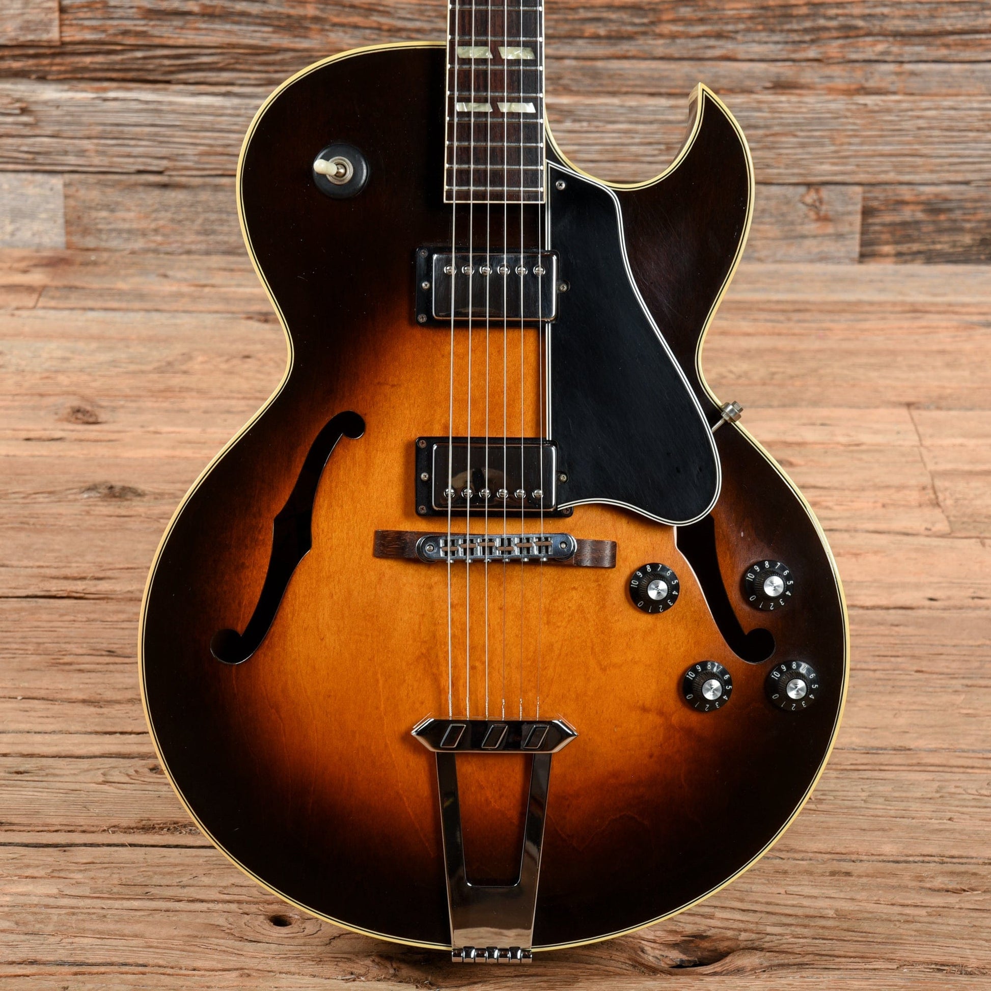 Gibson ES-175D Sunburst 1981 Electric Guitars / Hollow Body
