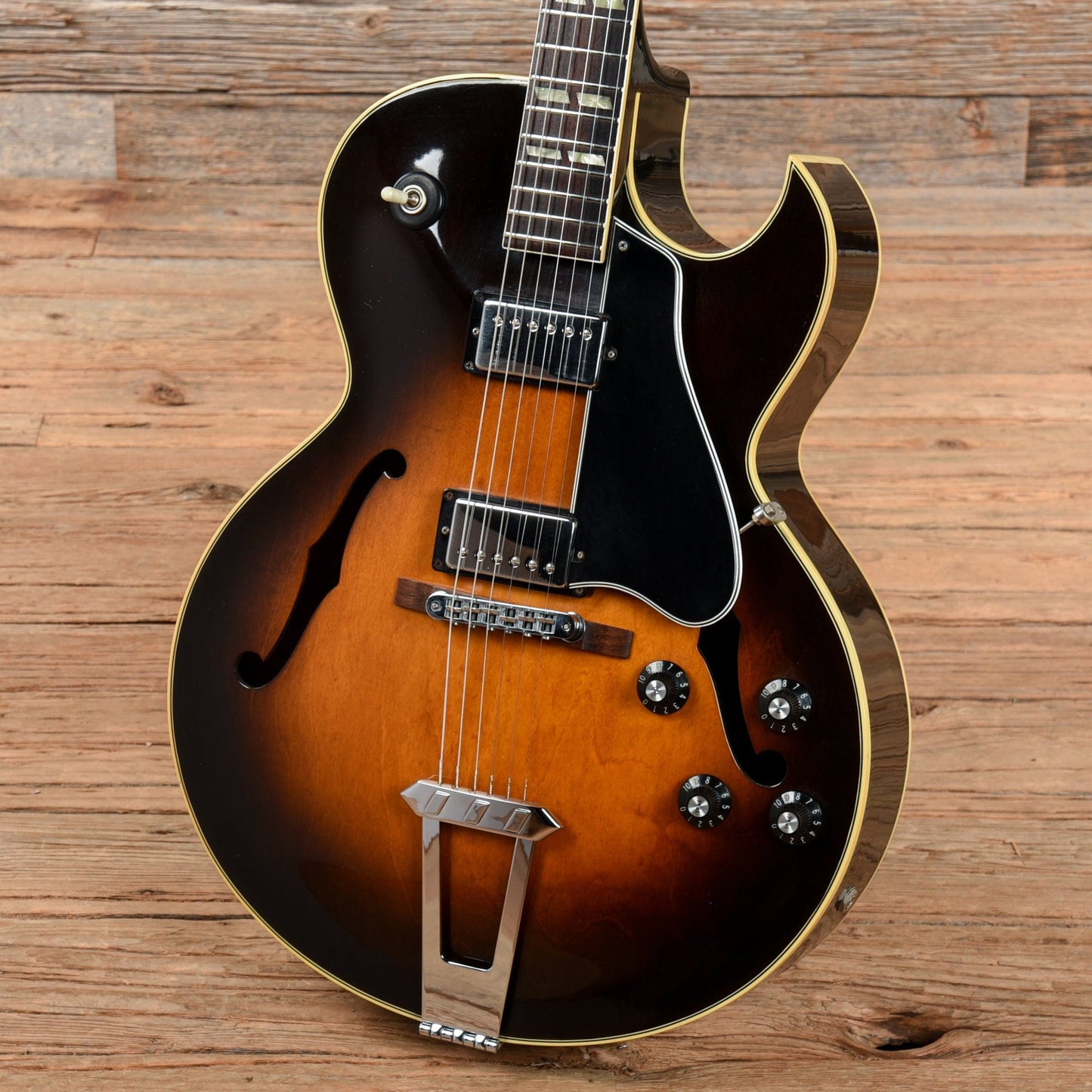 Gibson ES-175D Sunburst 1981 Electric Guitars / Hollow Body