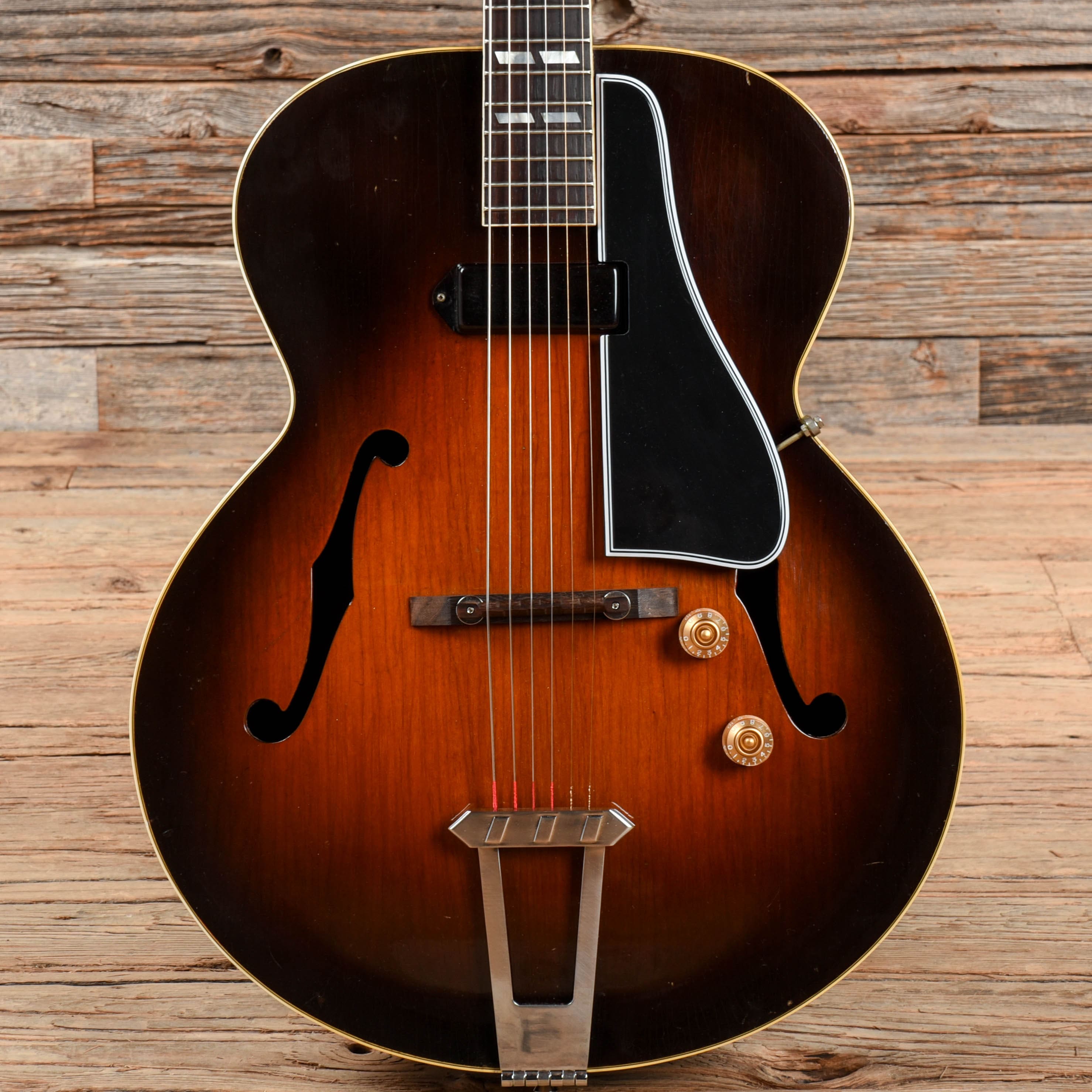 Gibson ES-300 Sunburst 1946 Electric Guitars / Hollow Body