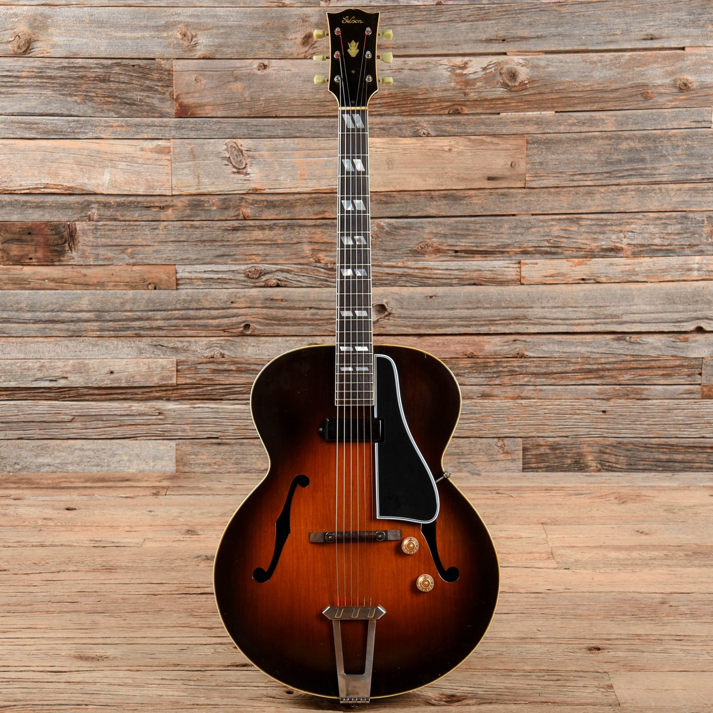 Gibson ES-300 Sunburst 1946 Electric Guitars / Hollow Body
