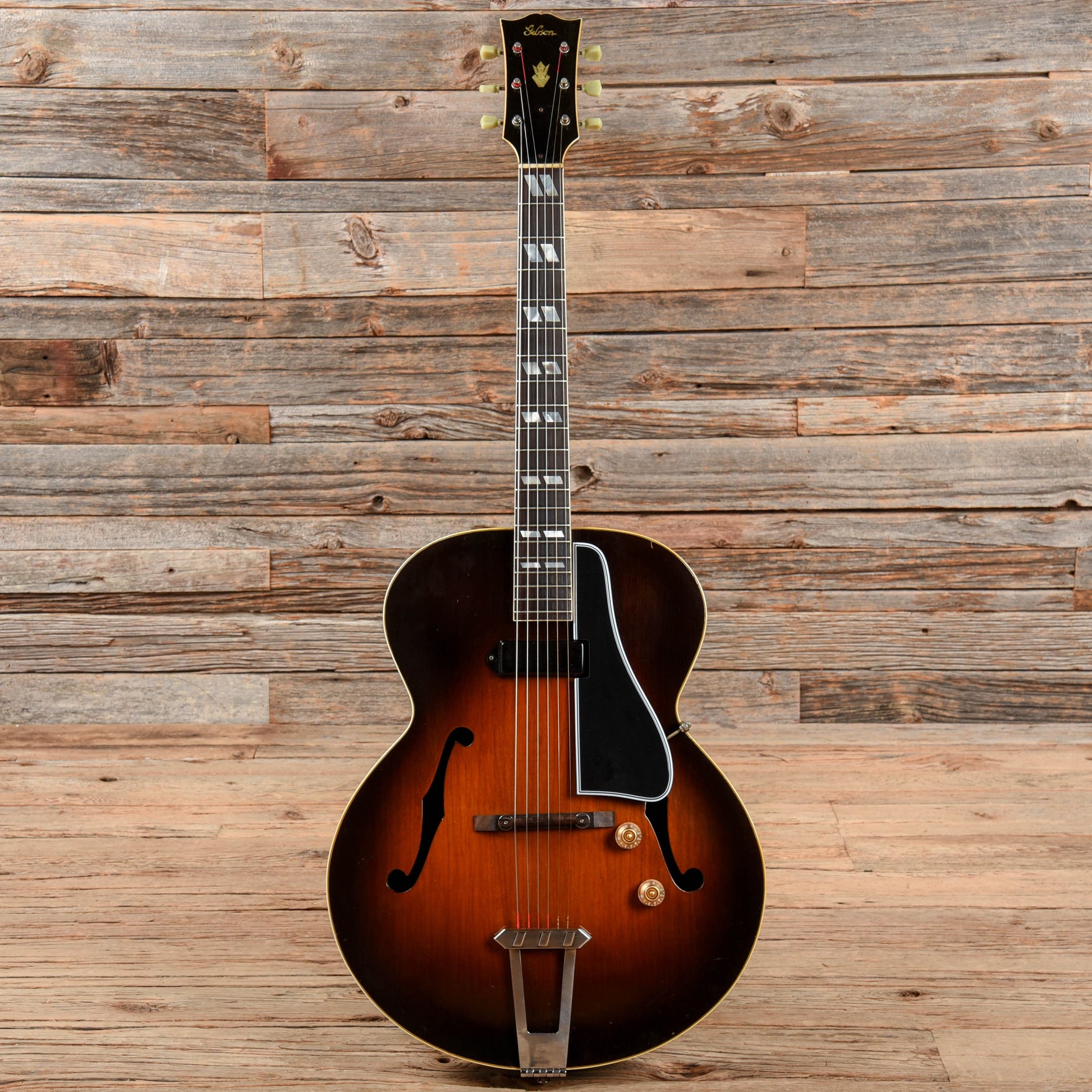Gibson ES-300 Sunburst 1946 Electric Guitars / Hollow Body