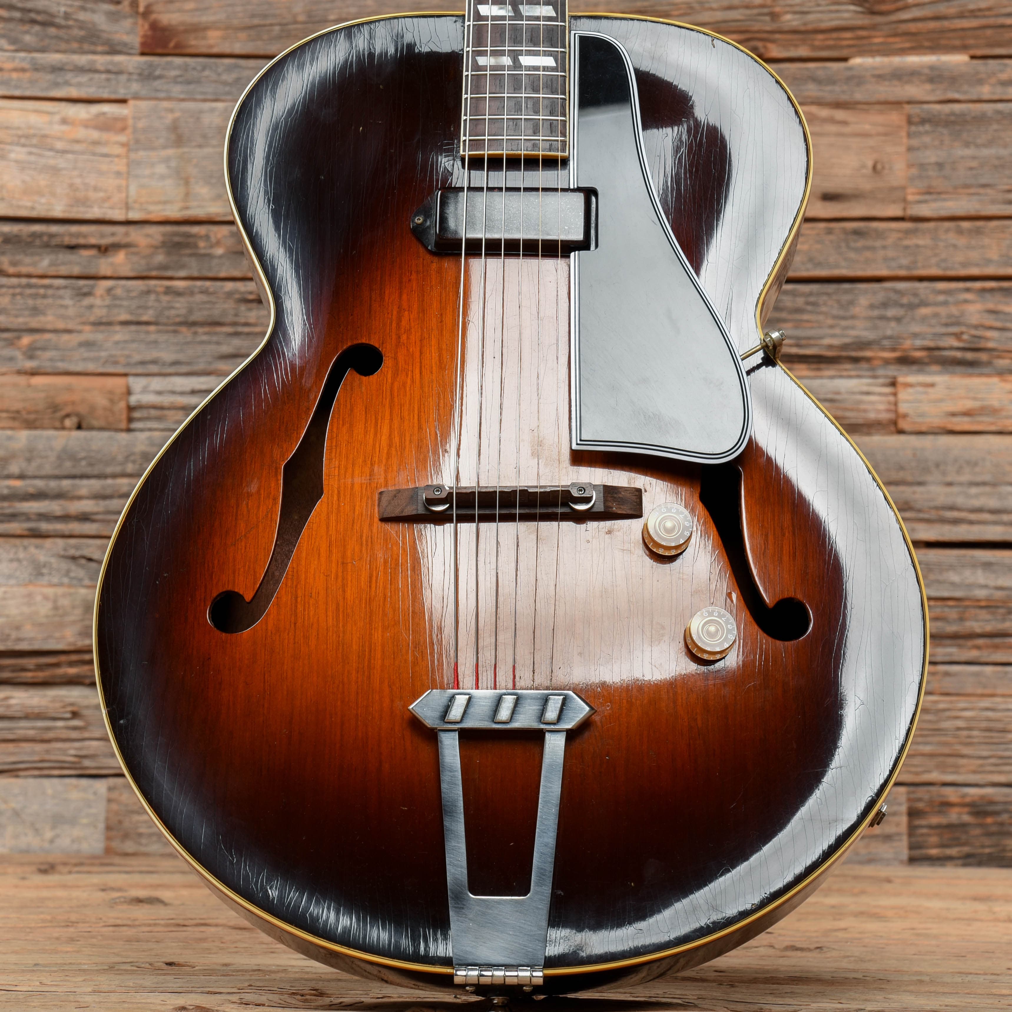 Gibson ES-300 Sunburst 1946 Electric Guitars / Hollow Body