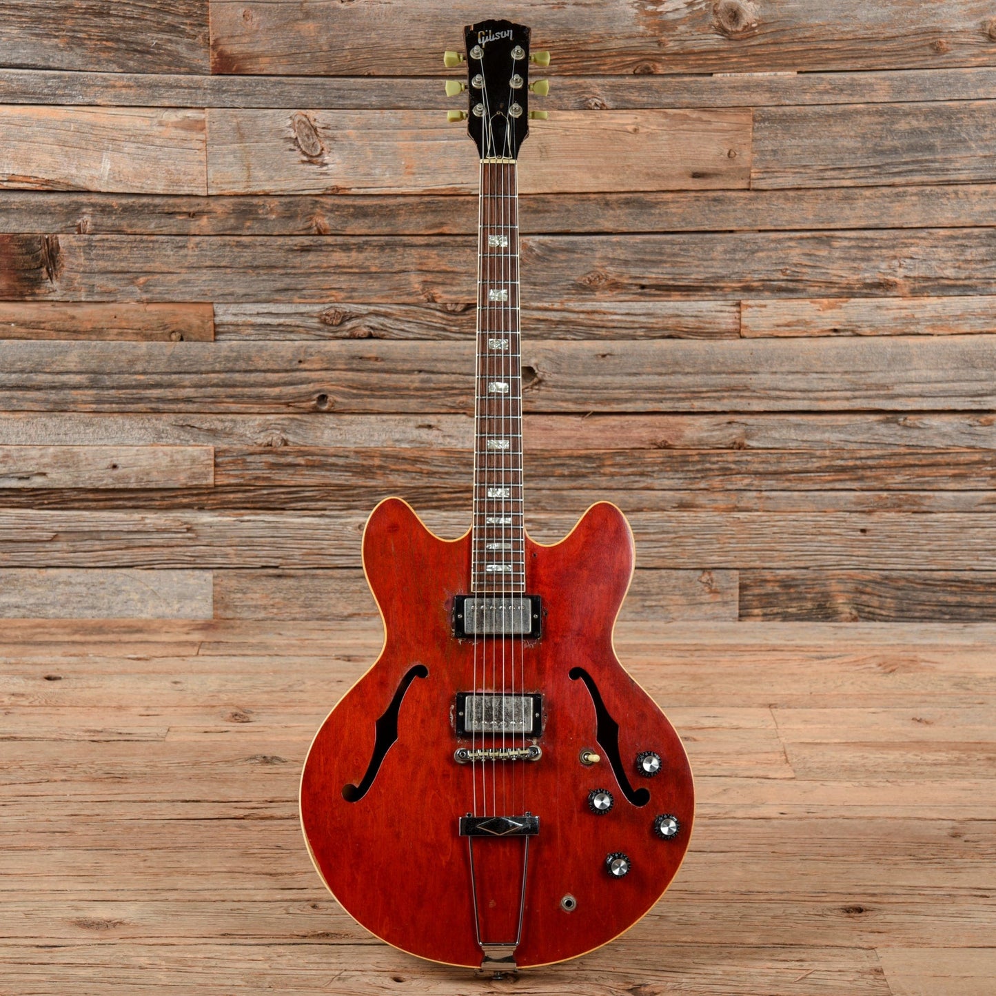 Gibson ES-330 Cherry 1967 Electric Guitars / Hollow Body