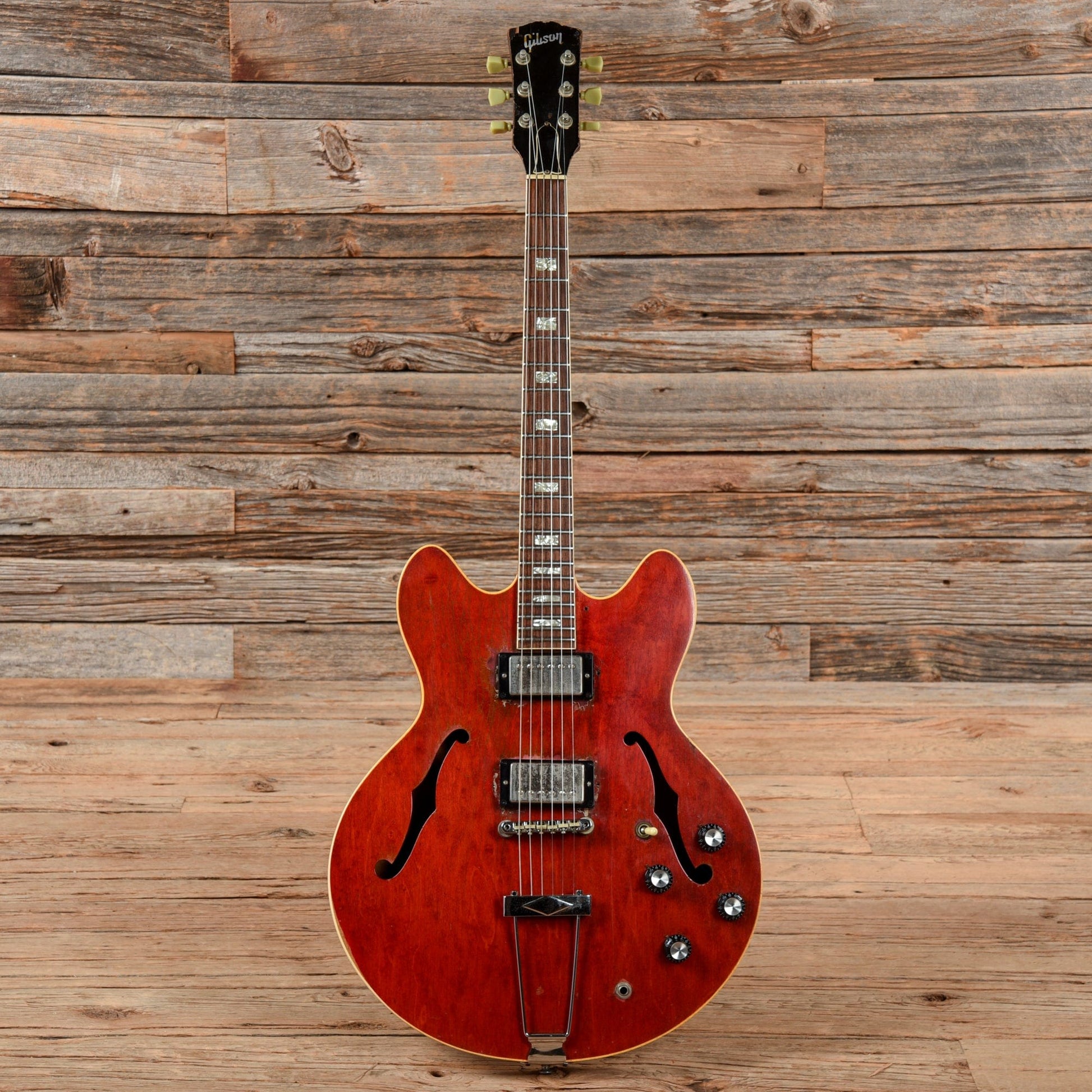 Gibson ES-330 Cherry 1967 Electric Guitars / Hollow Body