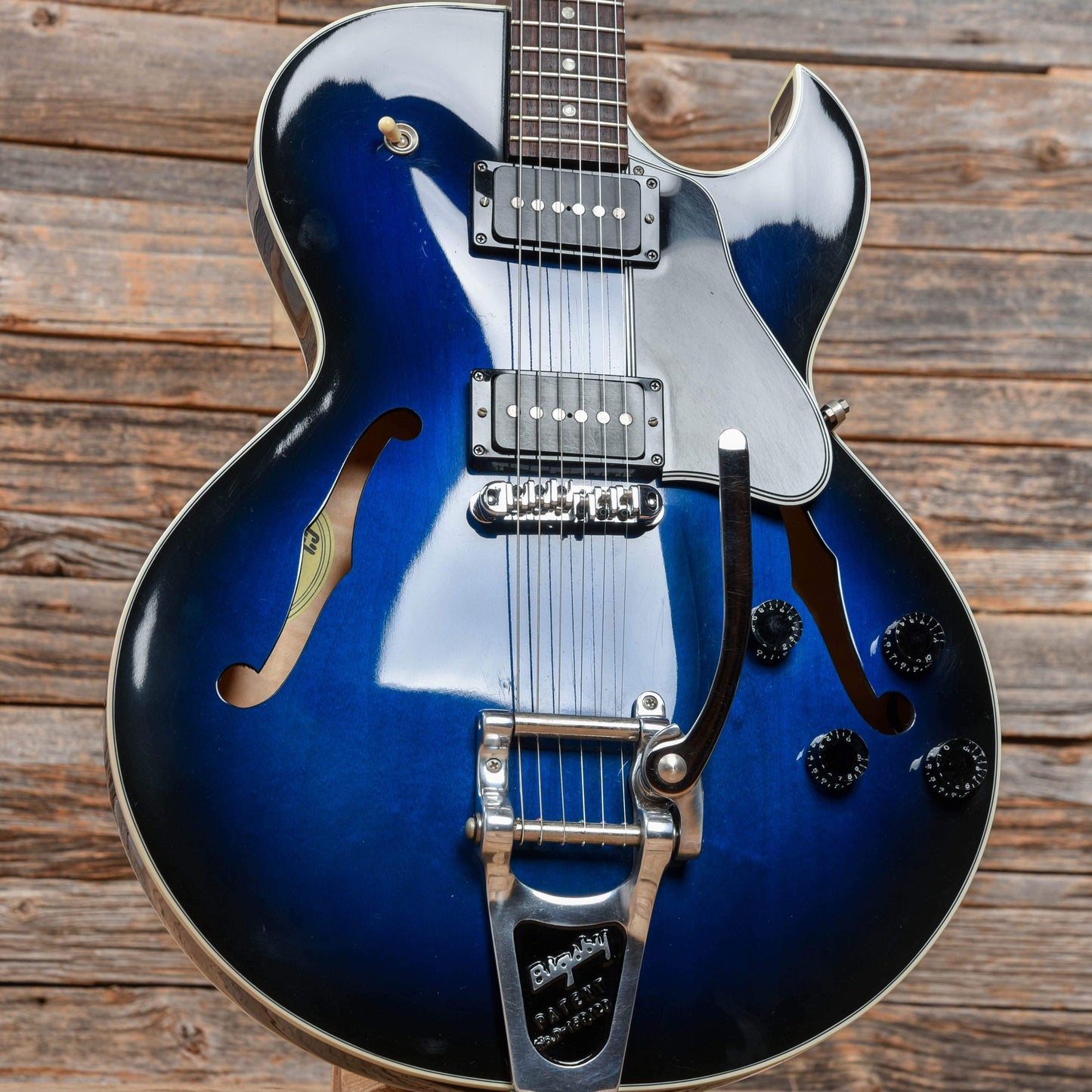 Gibson Memphis ES-135 Blues Burst 2002 Electric Guitars / Hollow Body