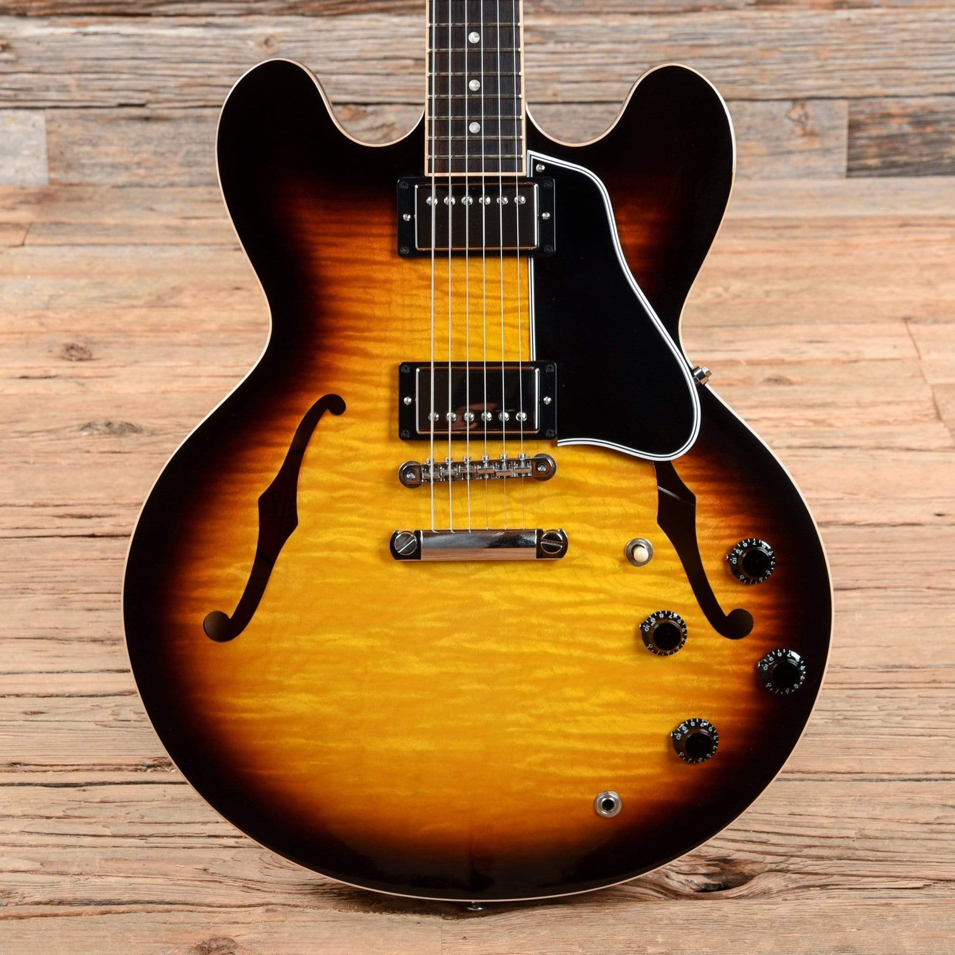 Gibson Custom Shop ES-335 Dot Sunburst 2009 Electric Guitars / Semi-Hollow