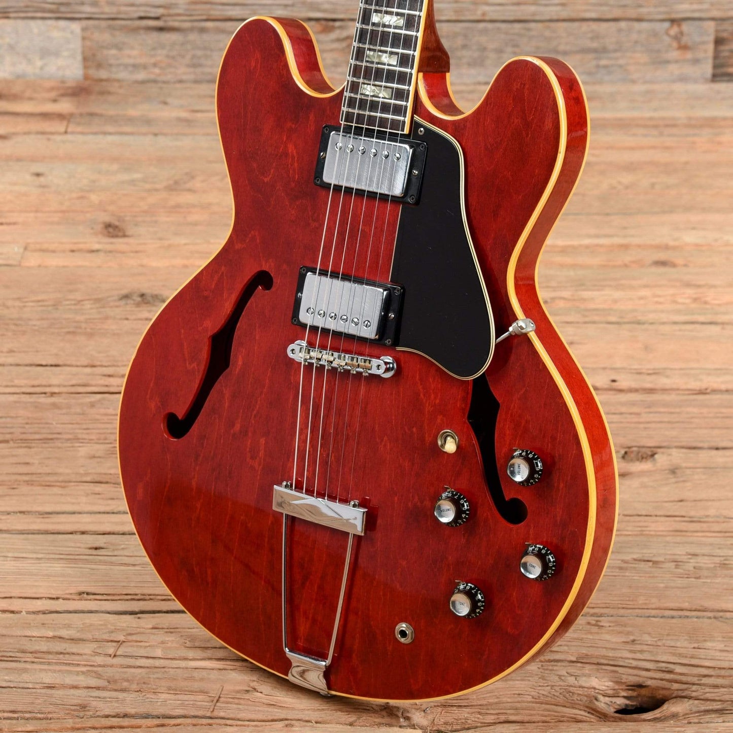 Gibson ES-335 Cherry 1967 Electric Guitars / Semi-Hollow