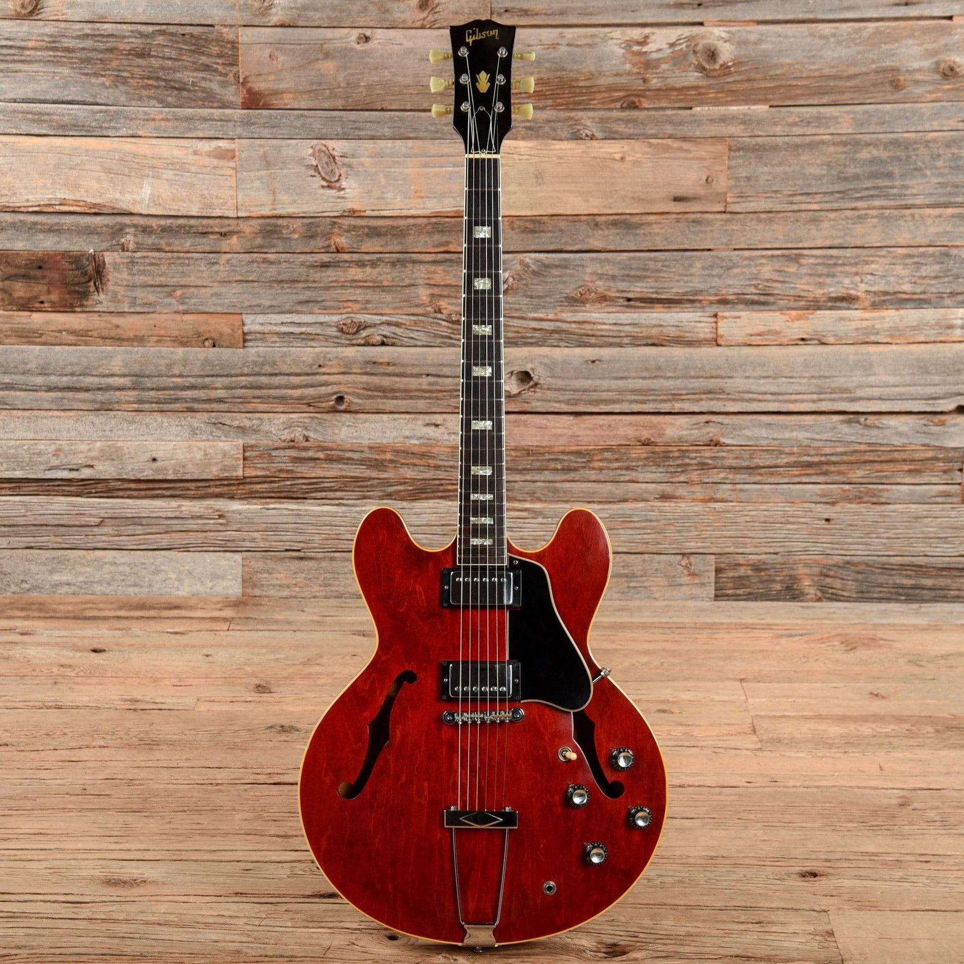 Gibson ES-335 Cherry 1967 Electric Guitars / Semi-Hollow