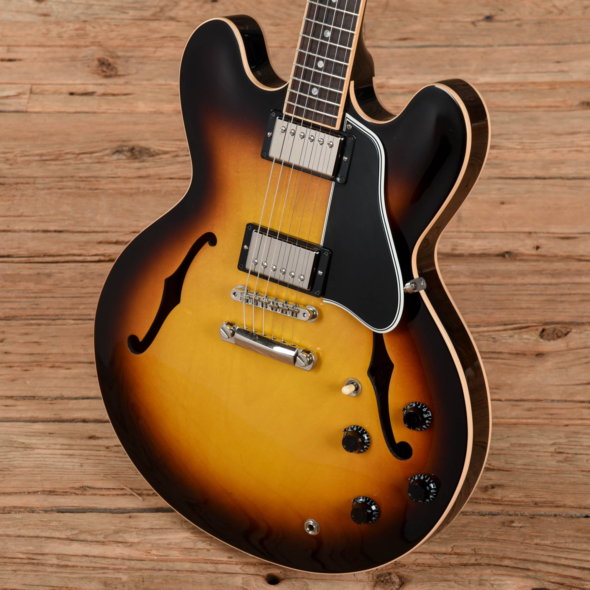 Gibson ES-335 Dot Vintage Sunburst 2011 Electric Guitars / Semi-Hollow