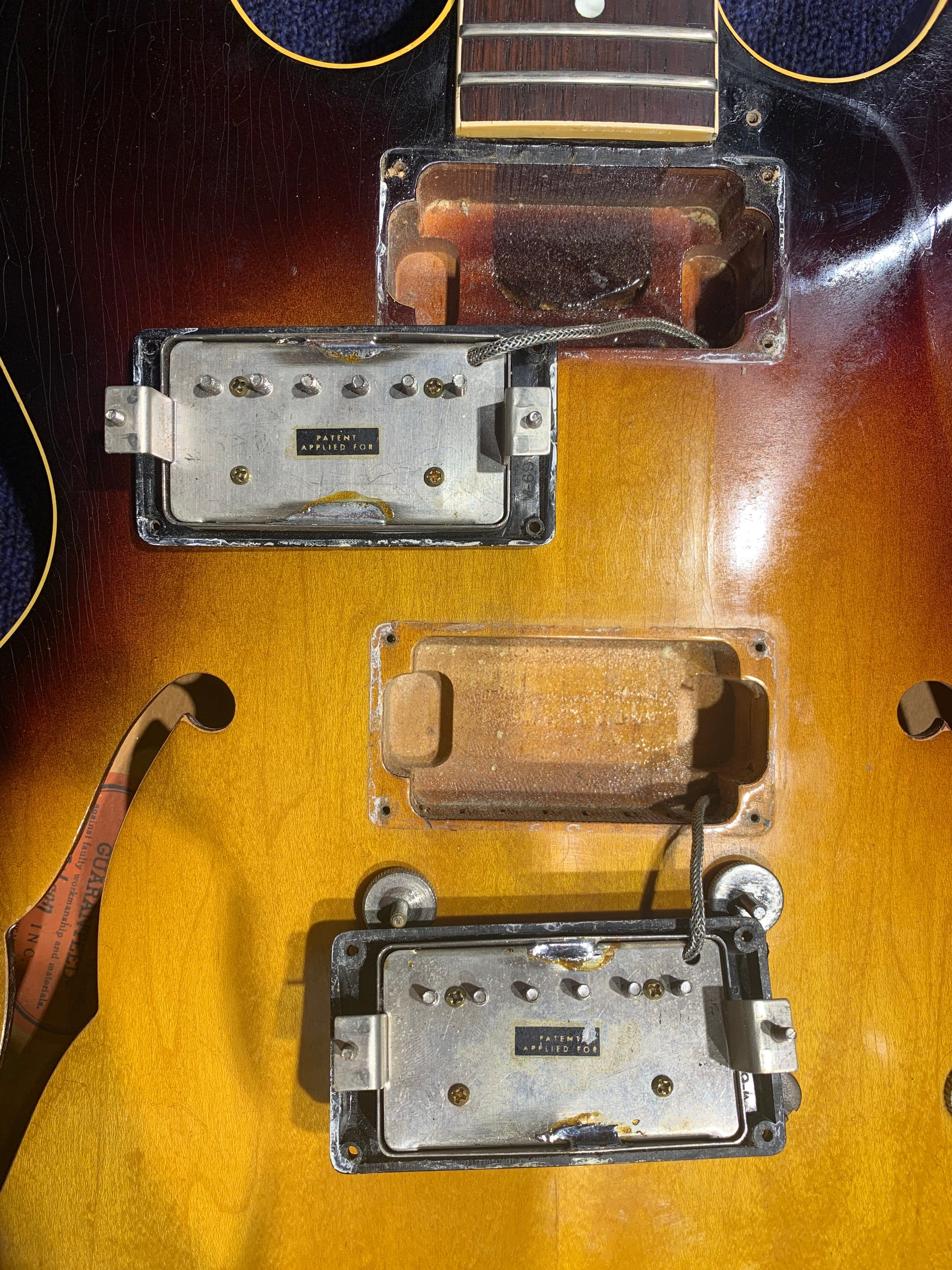 Gibson ES-335 Sunburst 1960 Electric Guitars / Semi-Hollow