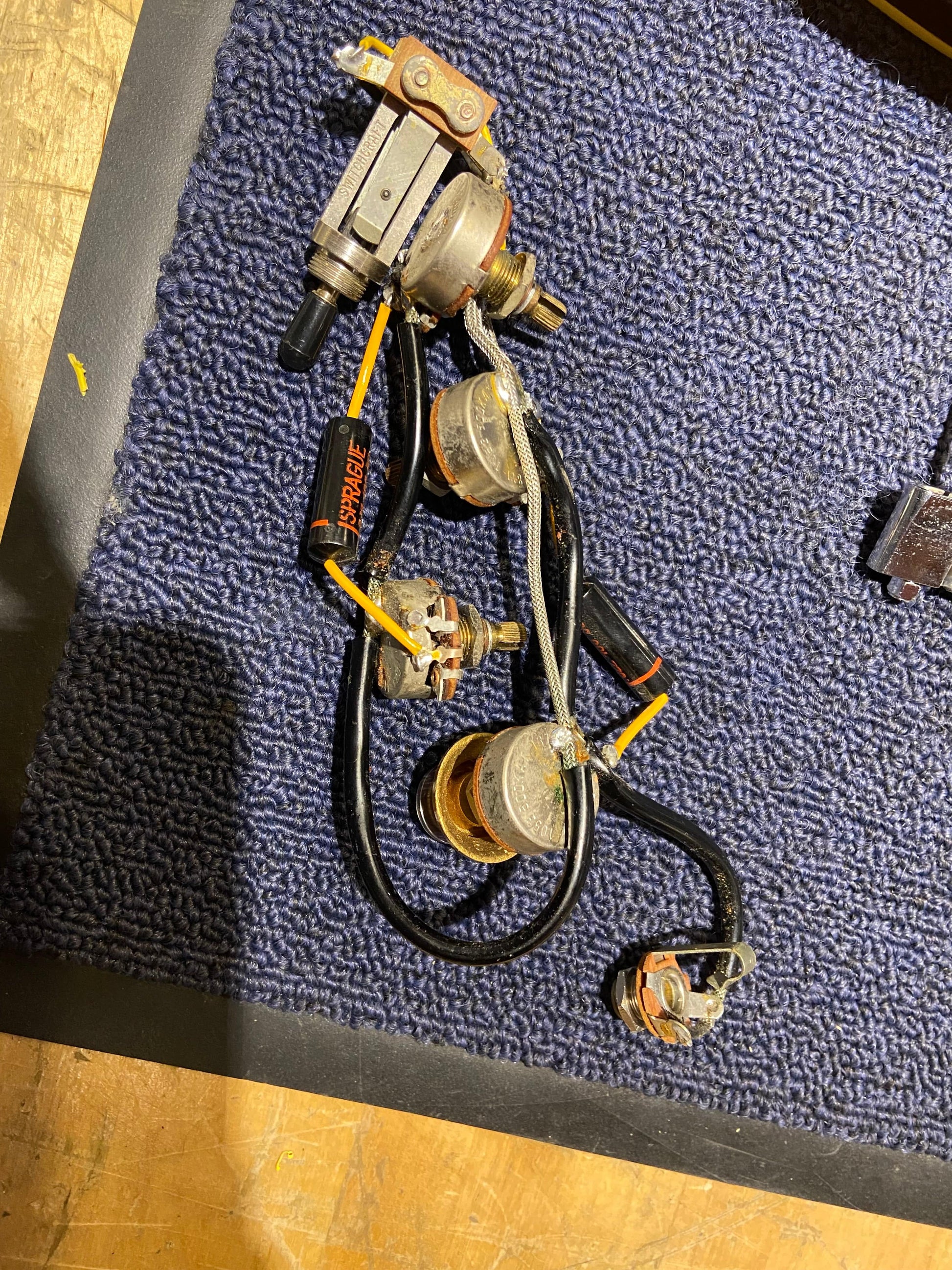 Gibson ES-335 Sunburst 1966 Electric Guitars / Semi-Hollow