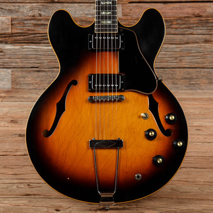 Gibson ES-335 Sunburst 1968 Electric Guitars / Semi-Hollow