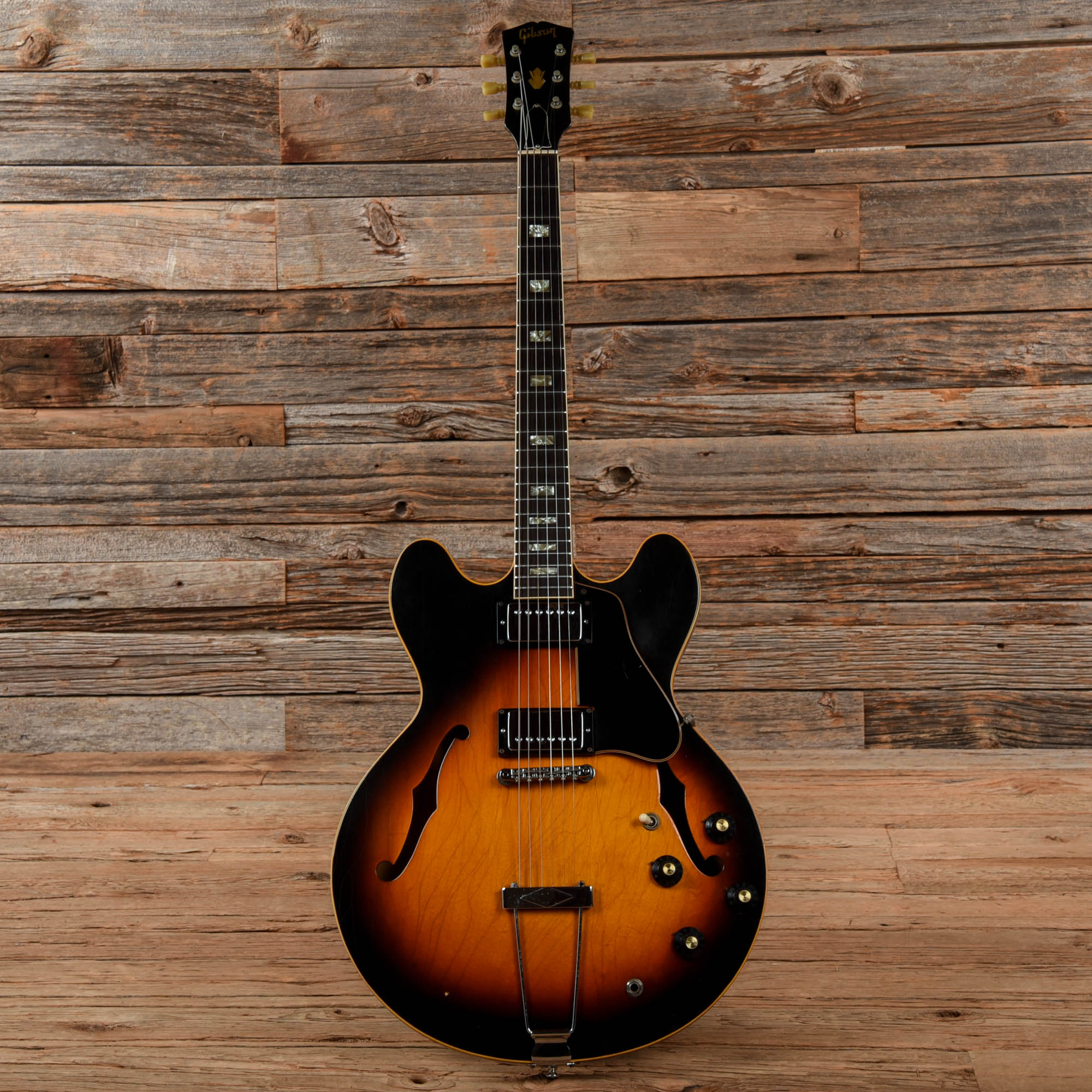 Gibson ES-335 Sunburst 1968 Electric Guitars / Semi-Hollow