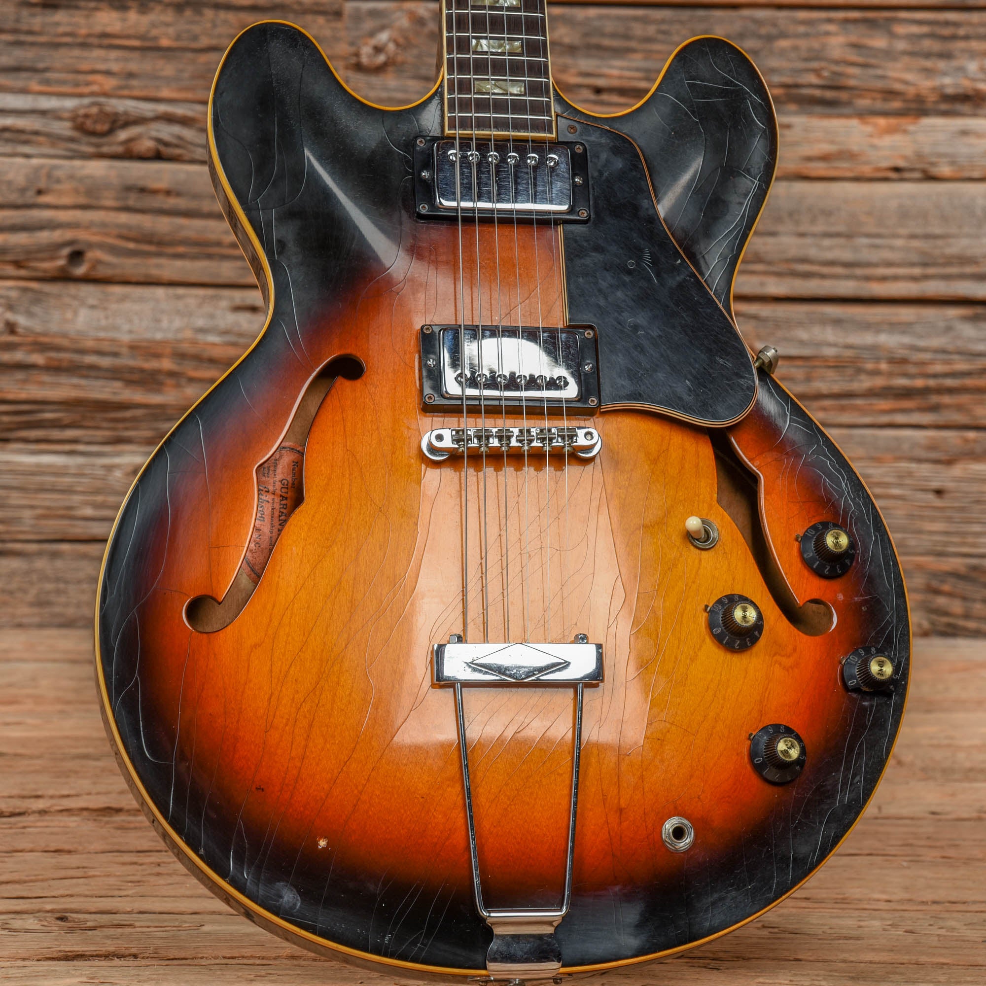 Gibson ES-335 Sunburst 1968 Electric Guitars / Semi-Hollow