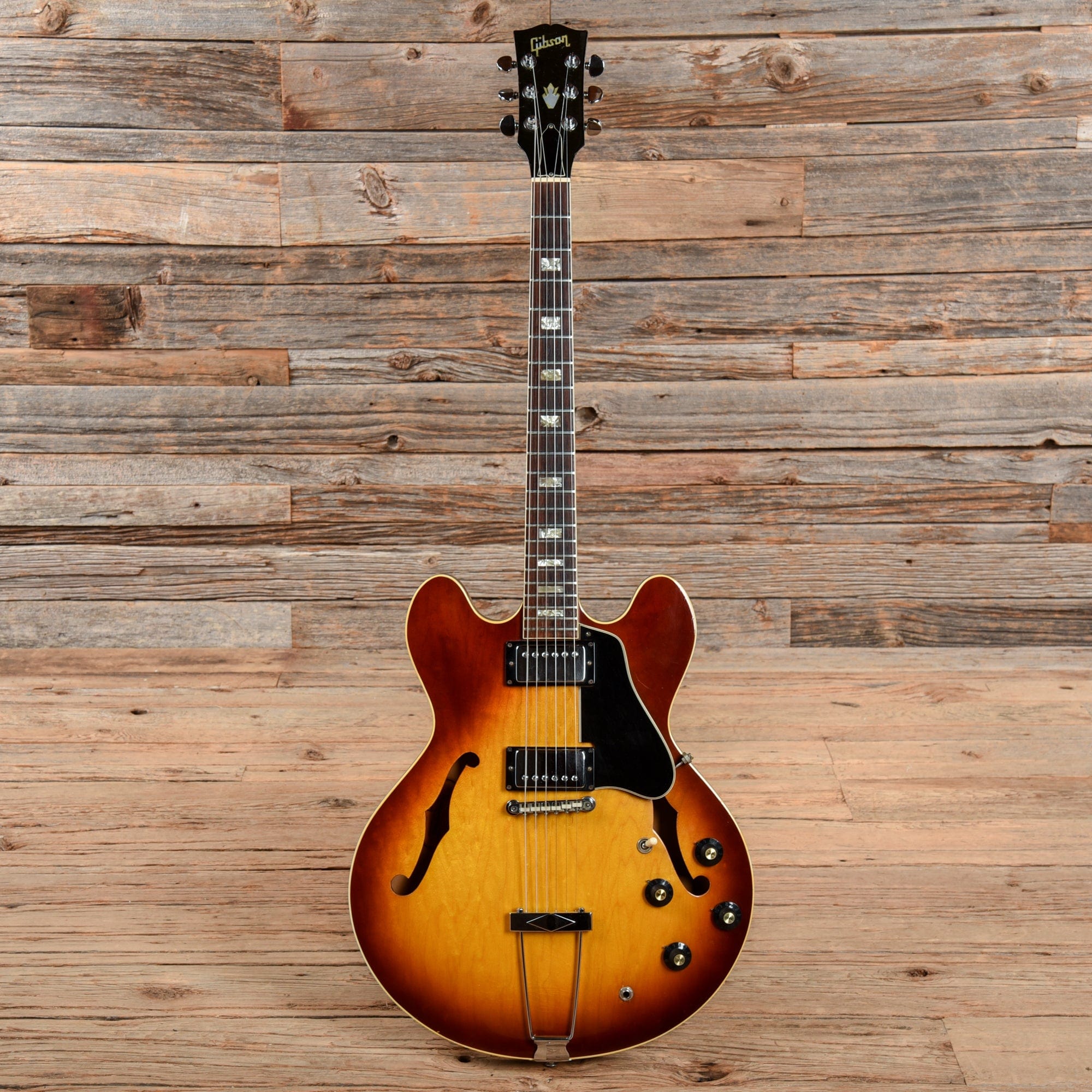 Gibson ES-335 Sunburst 1968 Electric Guitars / Semi-Hollow