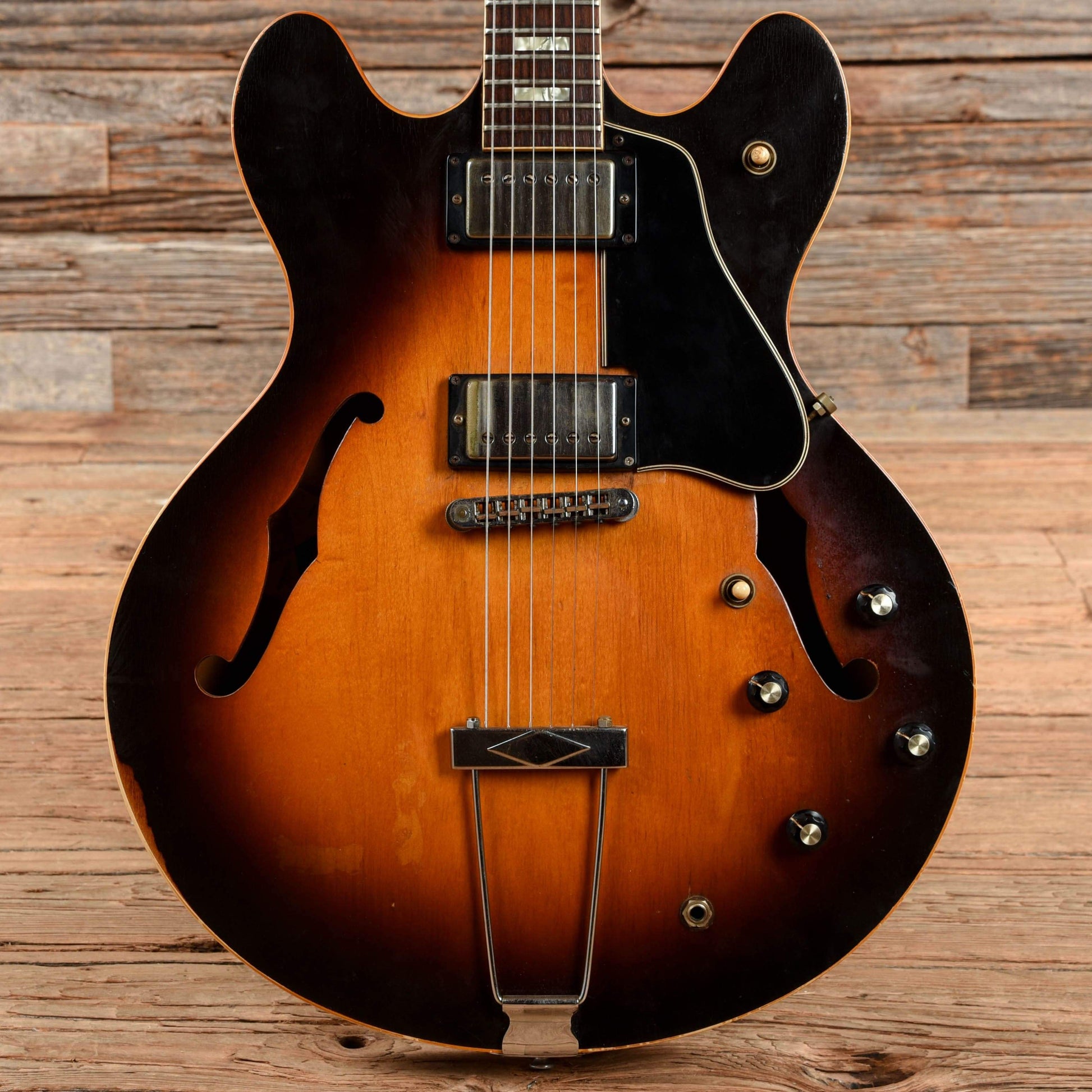 Gibson ES-335 Sunburst 1979 Electric Guitars / Semi-Hollow
