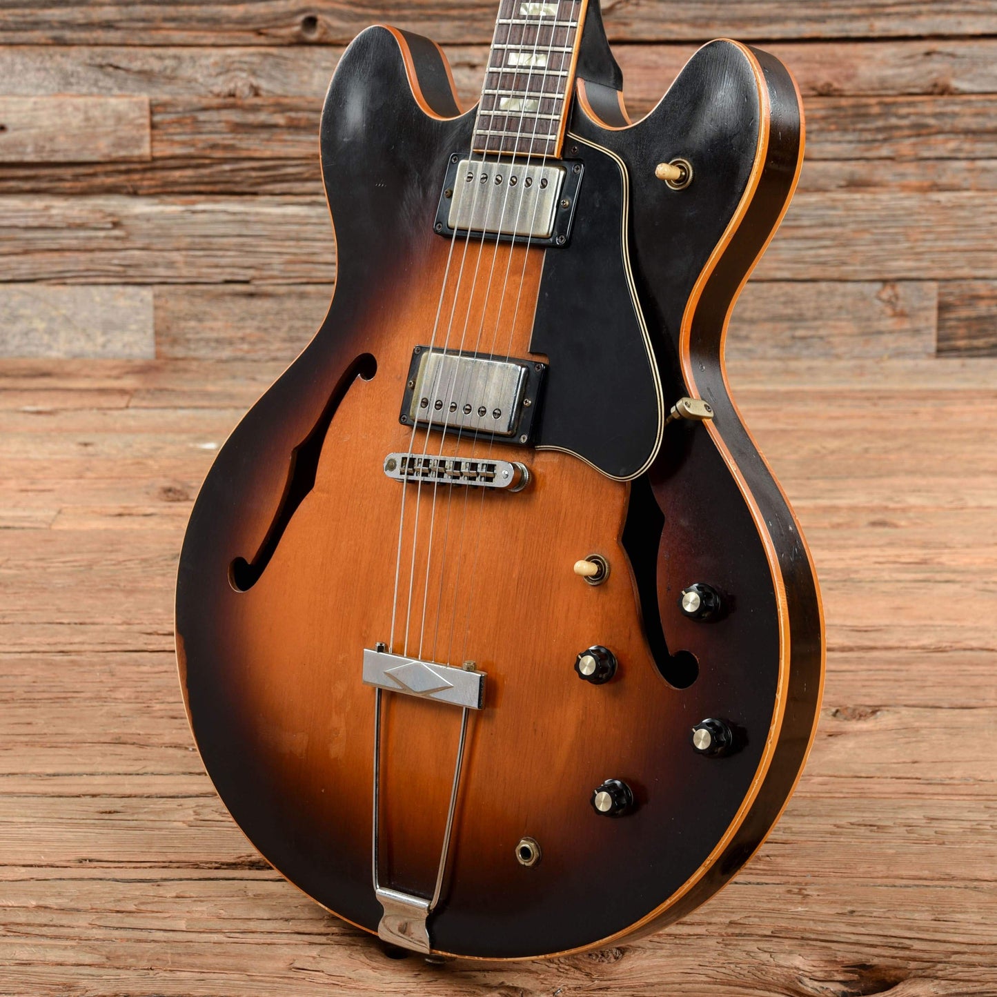 Gibson ES-335 Sunburst 1979 Electric Guitars / Semi-Hollow