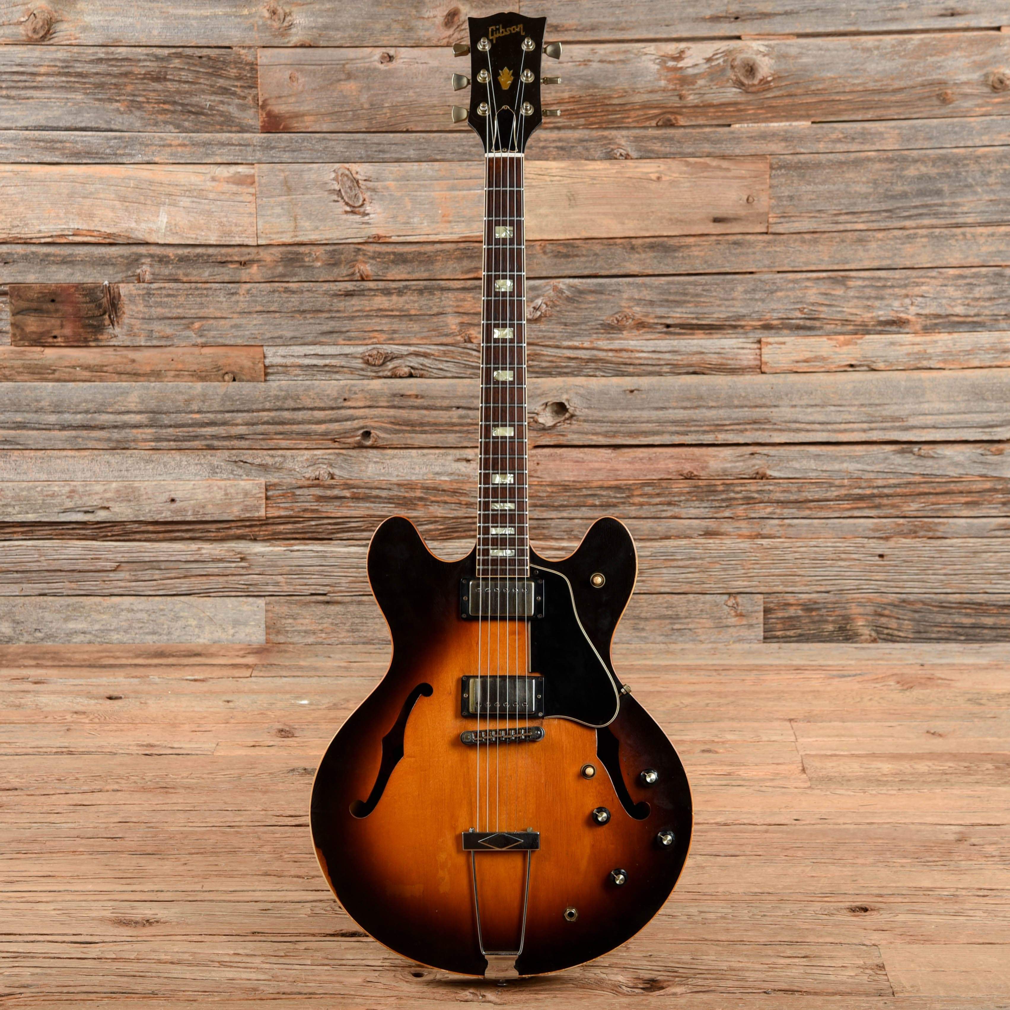Gibson ES-335 Sunburst 1979 Electric Guitars / Semi-Hollow