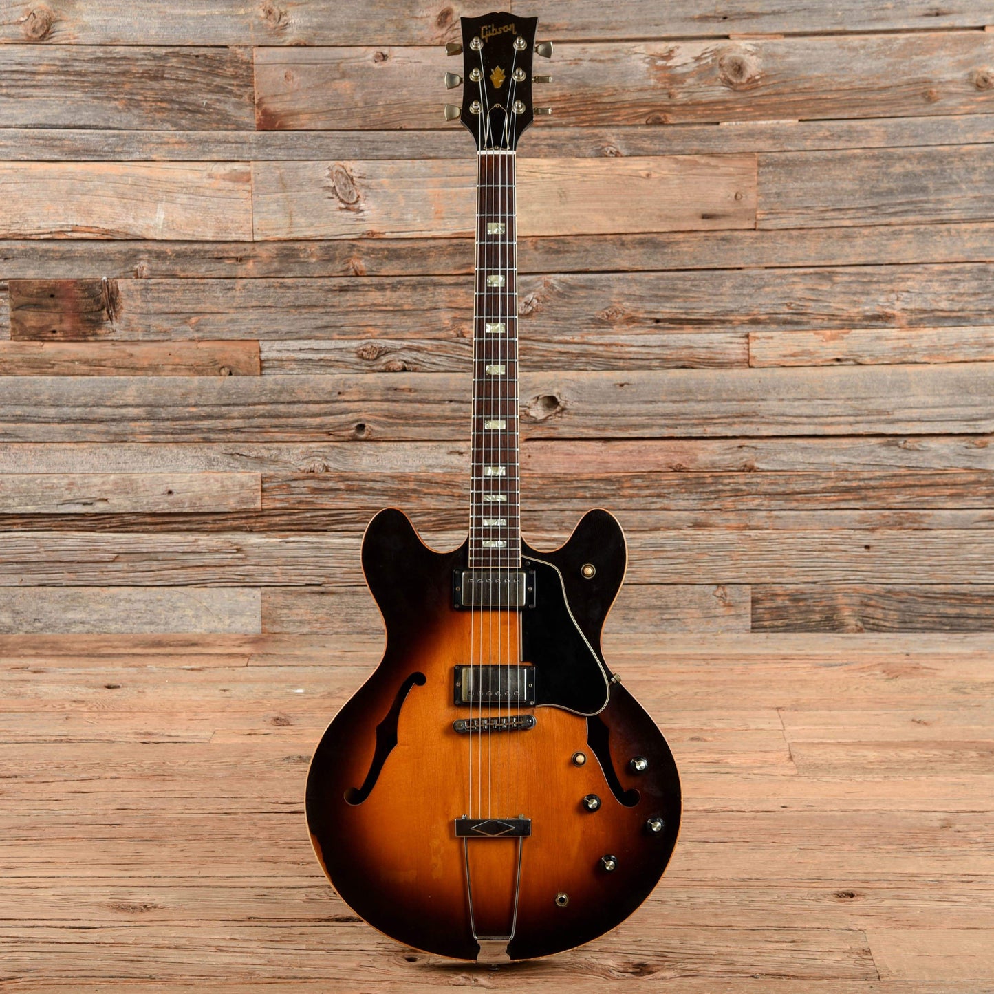 Gibson ES-335 Sunburst 1979 Electric Guitars / Semi-Hollow