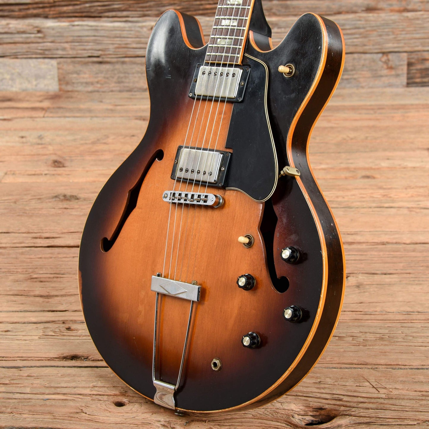 Gibson ES-335 Sunburst 1979 Electric Guitars / Semi-Hollow