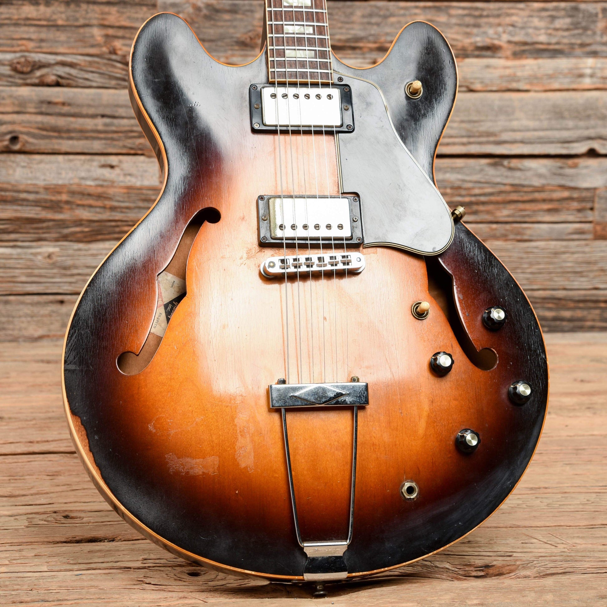 Gibson ES-335 Sunburst 1979 Electric Guitars / Semi-Hollow