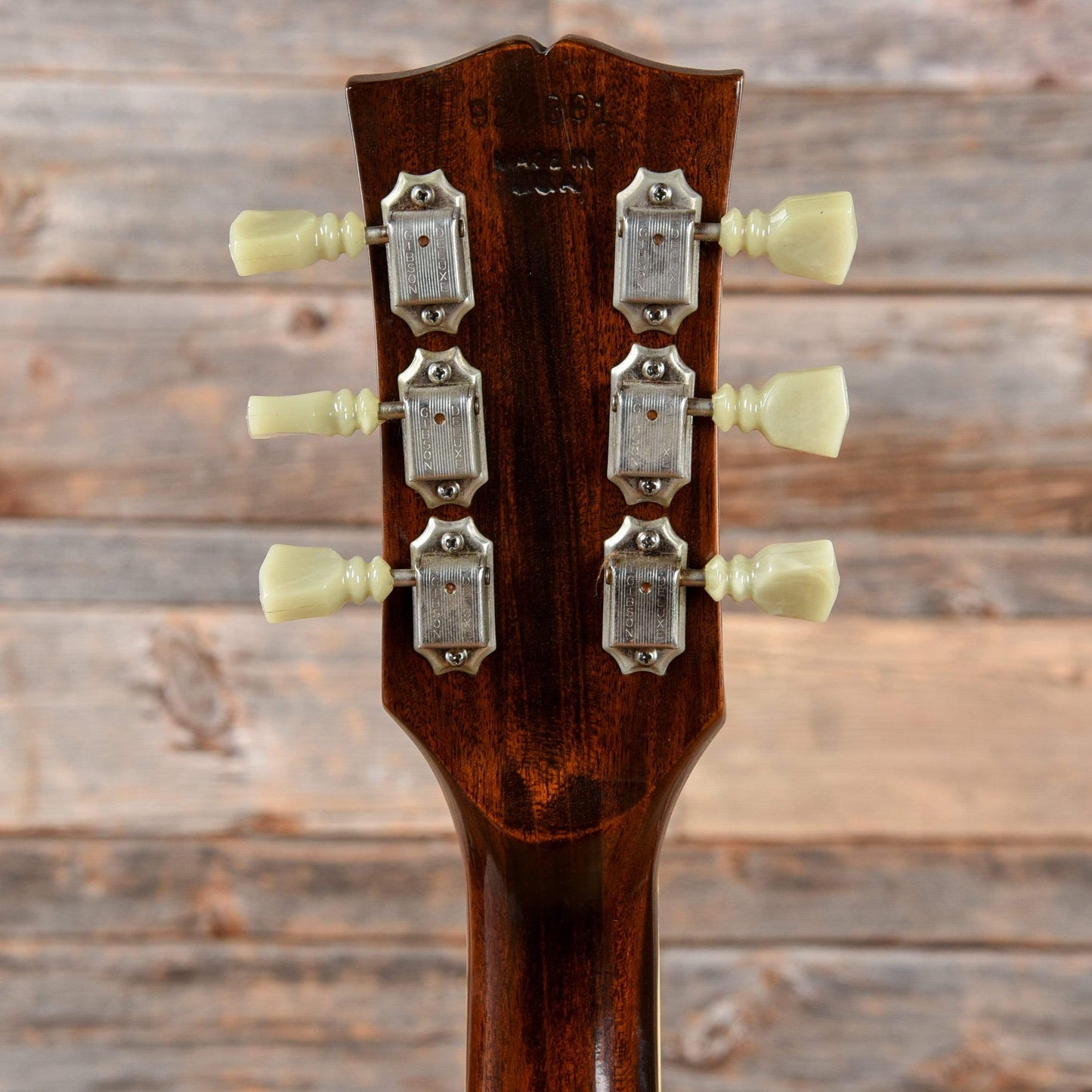 Gibson ES-335 Walnut 1972 Electric Guitars / Semi-Hollow