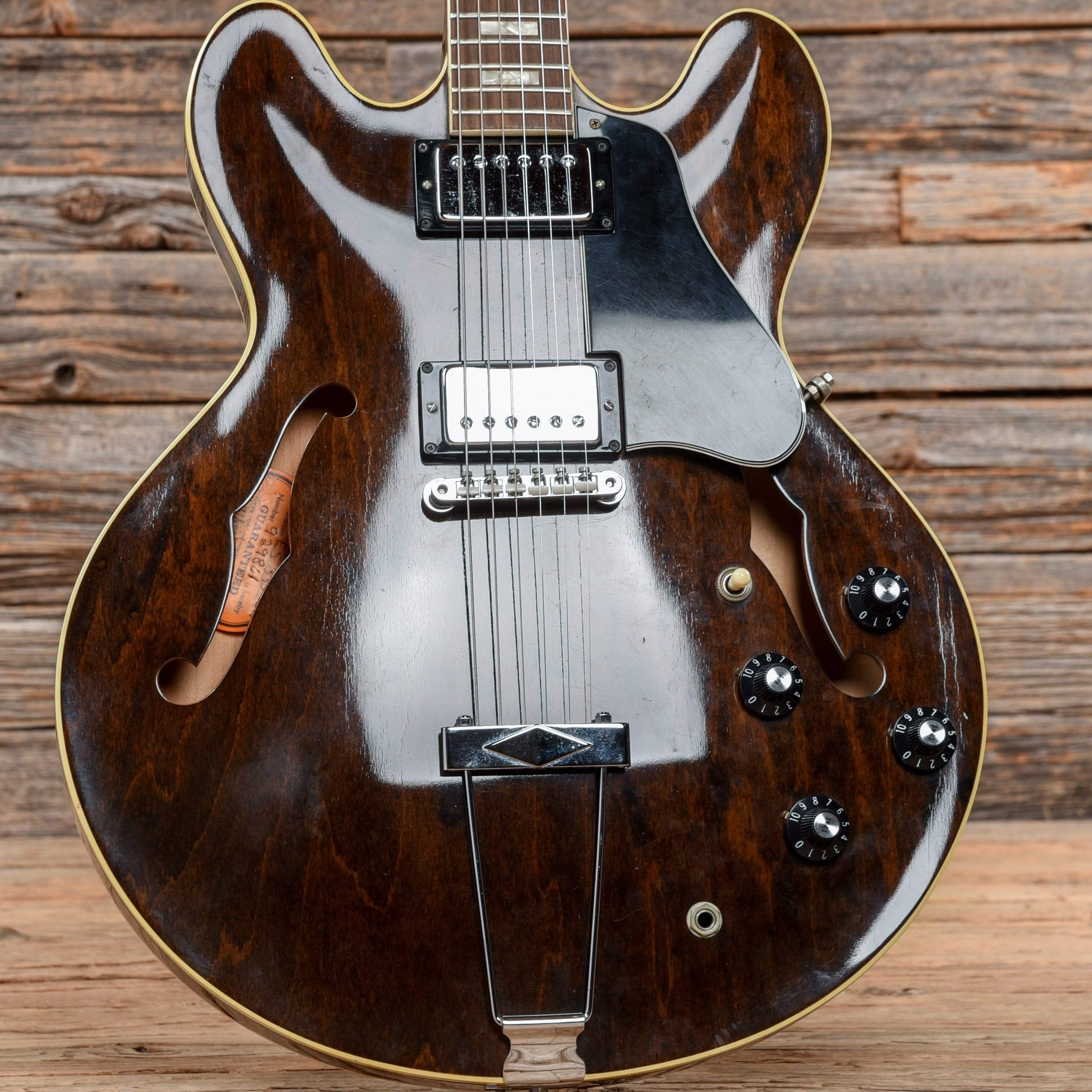 Gibson ES-335 Walnut 1972 Electric Guitars / Semi-Hollow