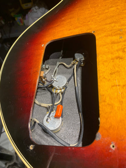 Gibson ES-Artist Sunburst 1980 Electric Guitars / Semi-Hollow