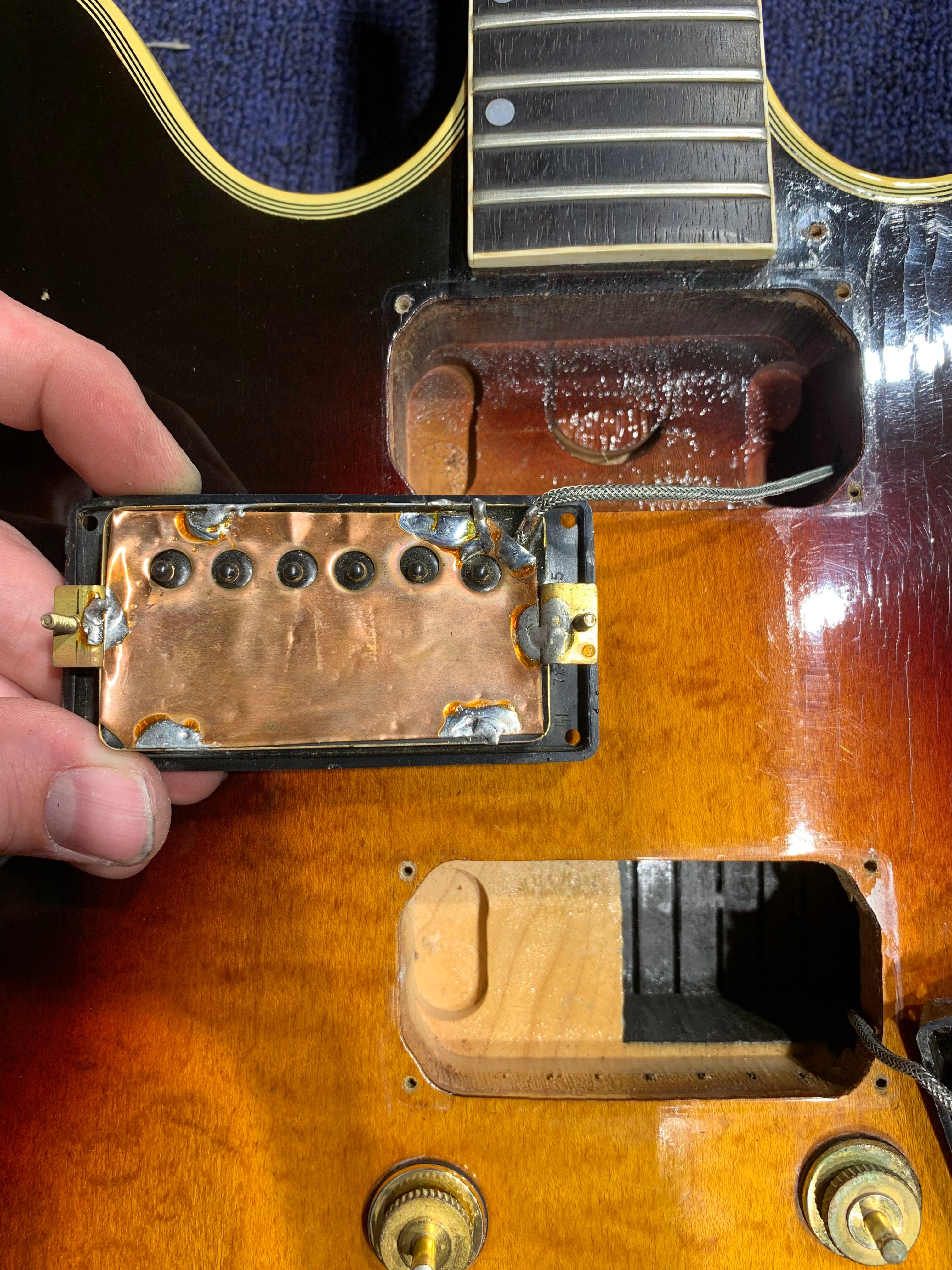 Gibson ES-Artist Sunburst 1980 Electric Guitars / Semi-Hollow