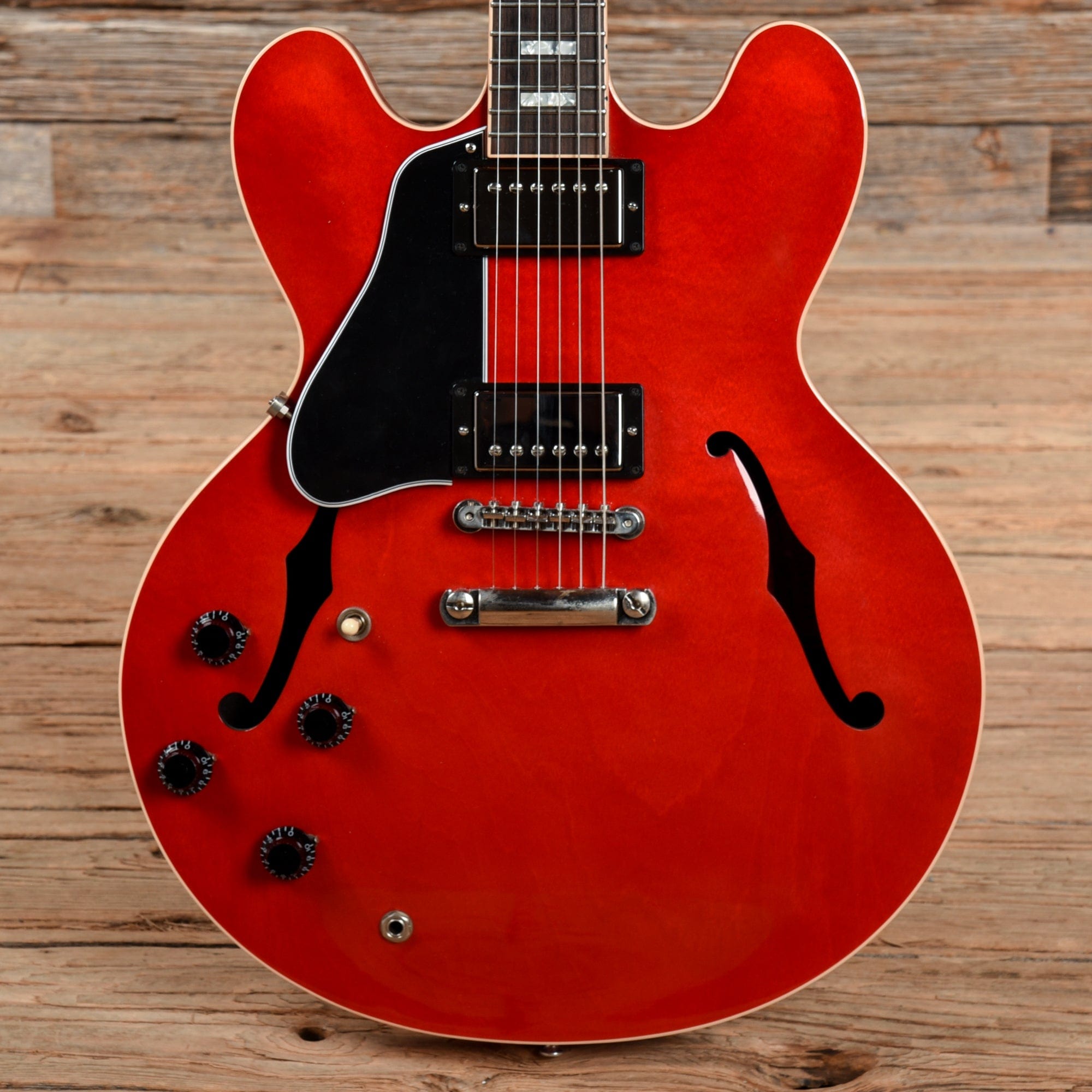 ギター Gibson Memphis ES-335 Cherry 2015 Gibson Memphis ES-335 Block Cherry 2015 – Chicago Music Exchange