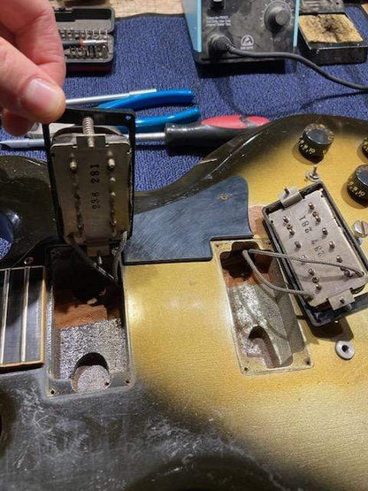 Gibson 335-S Silverburst 1981 Electric Guitars / Solid Body