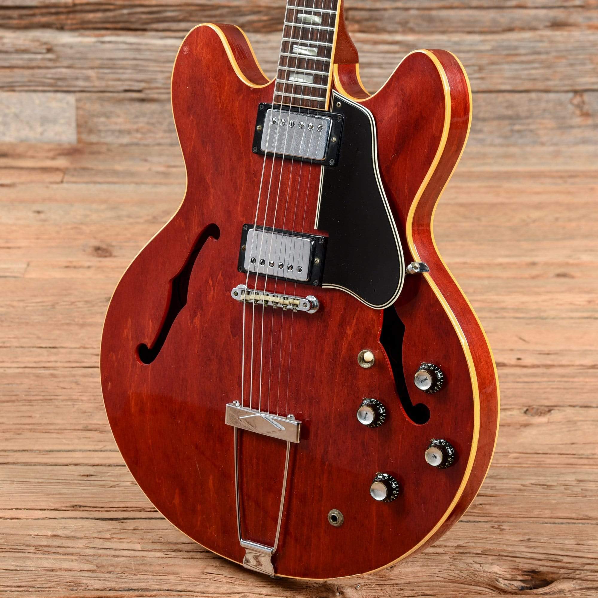 Gibson ES-335 Cherry 1966 Electric Guitars / Solid Body