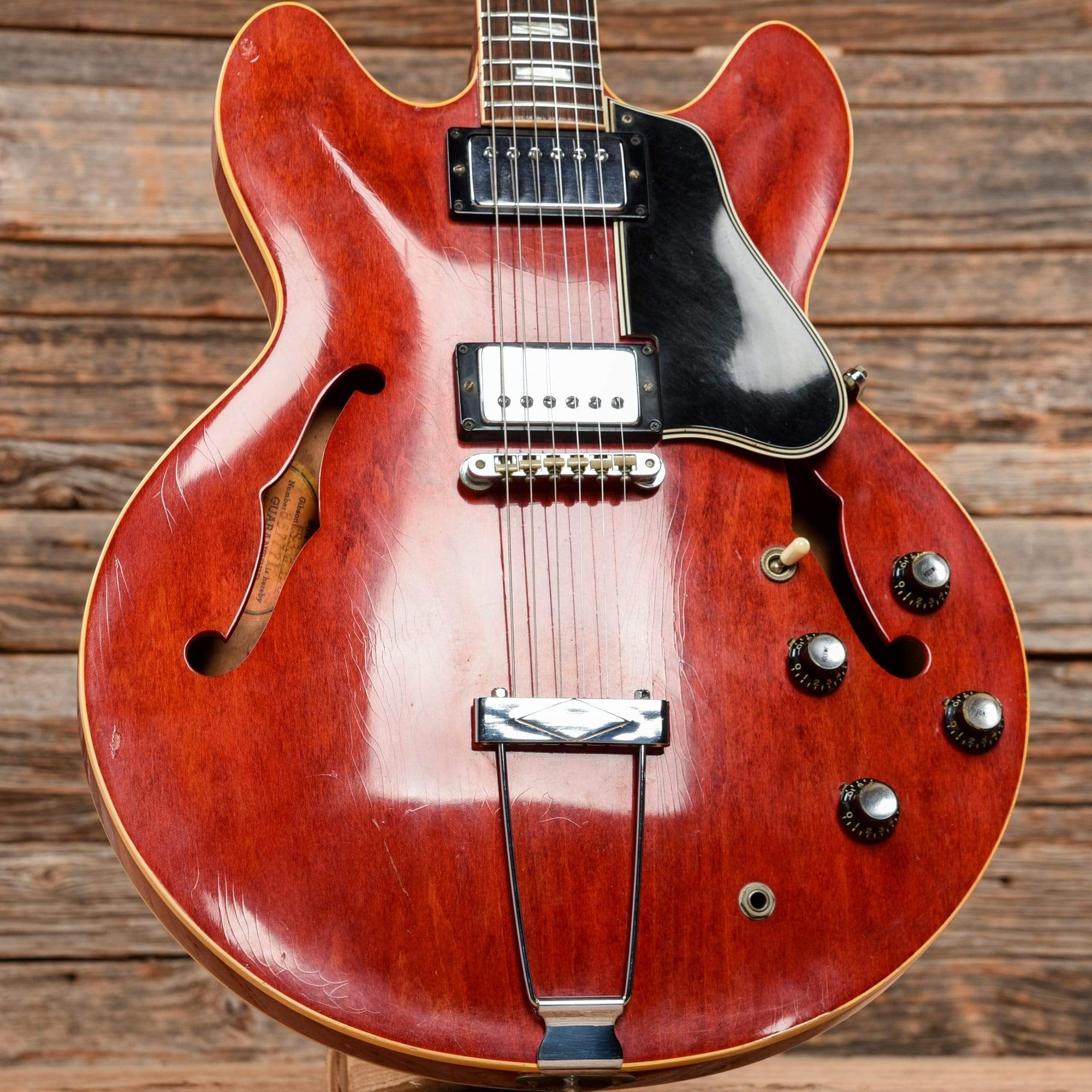Gibson ES-335 Cherry 1966 Electric Guitars / Solid Body