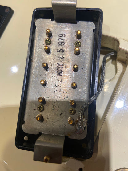 Gibson Flying V II Ivory 1982 Electric Guitars / Solid Body