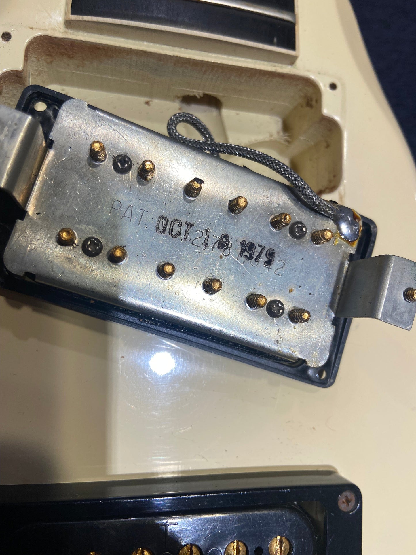 Gibson Flying V II Ivory 1982 Electric Guitars / Solid Body