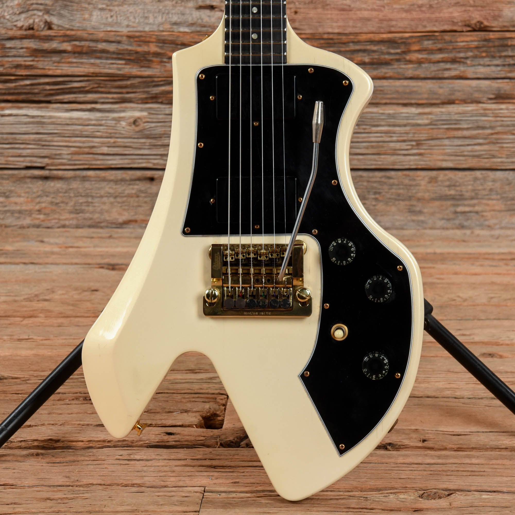 Gibson Futura Pearl White 1983 – Chicago Music Exchange