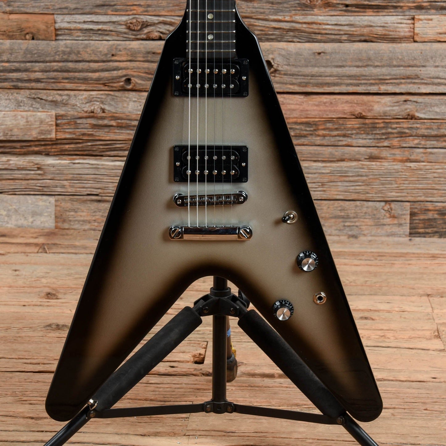 Gibson Guitar Of The Week #40 '84 Flying V Reissue Silverburst 2007 Electric Guitars / Solid Body