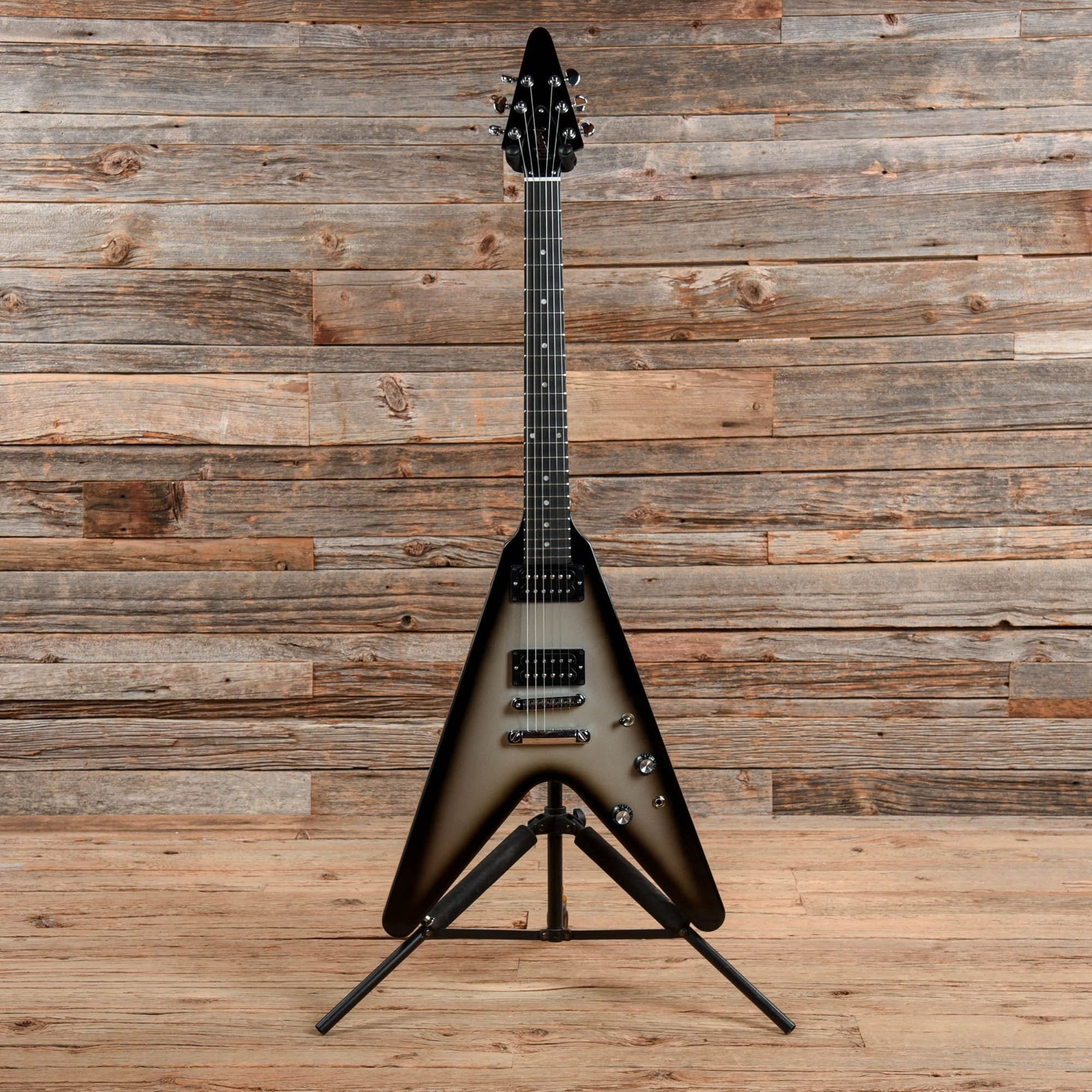 Gibson Guitar Of The Week #40 '84 Flying V Reissue Silverburst 2007 Electric Guitars / Solid Body