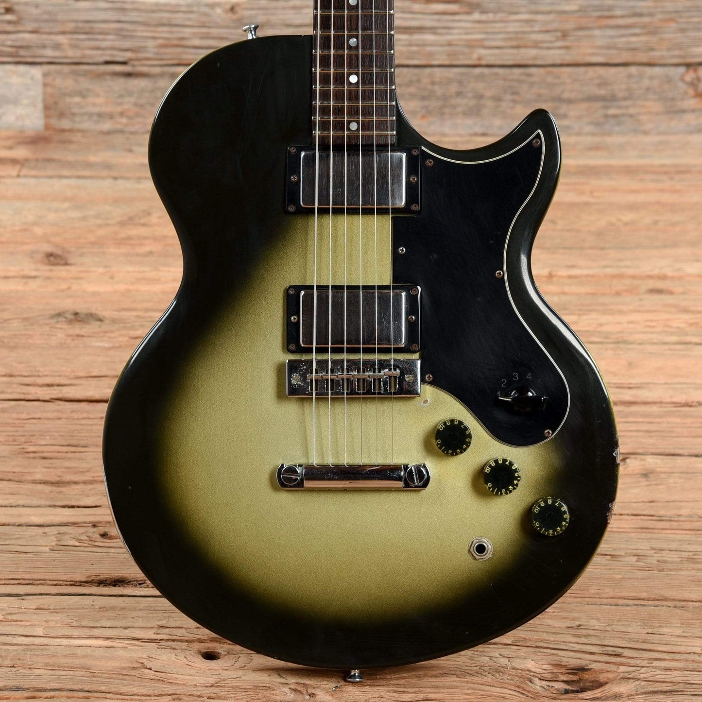 Gibson L6-S Deluxe Silverburst 1980 Electric Guitars / Solid Body