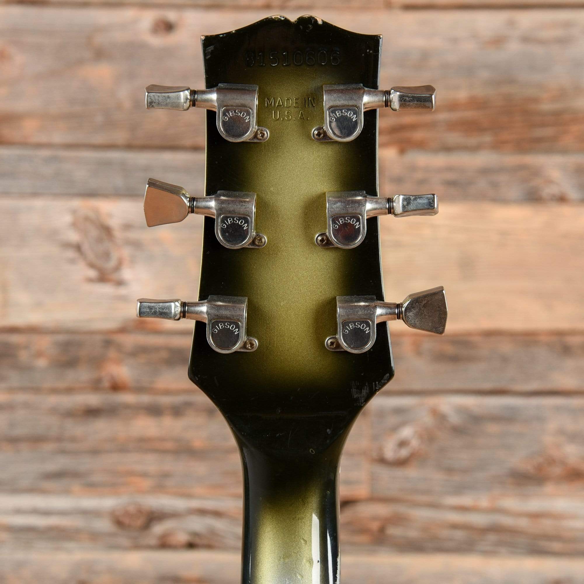 Gibson L6-S Deluxe Silverburst 1980 – Chicago Music Exchange
