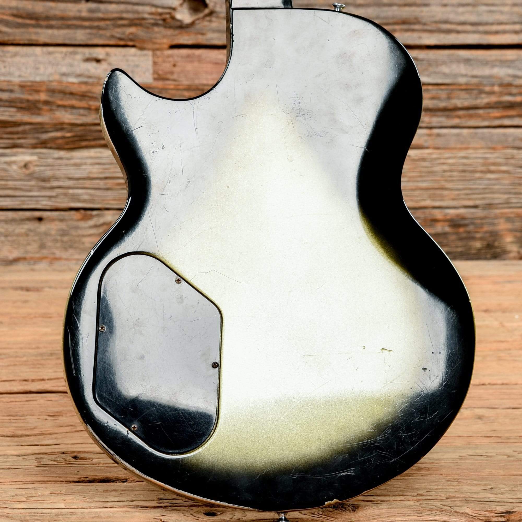 Gibson L6-S Deluxe Silverburst 1980 – Chicago Music Exchange