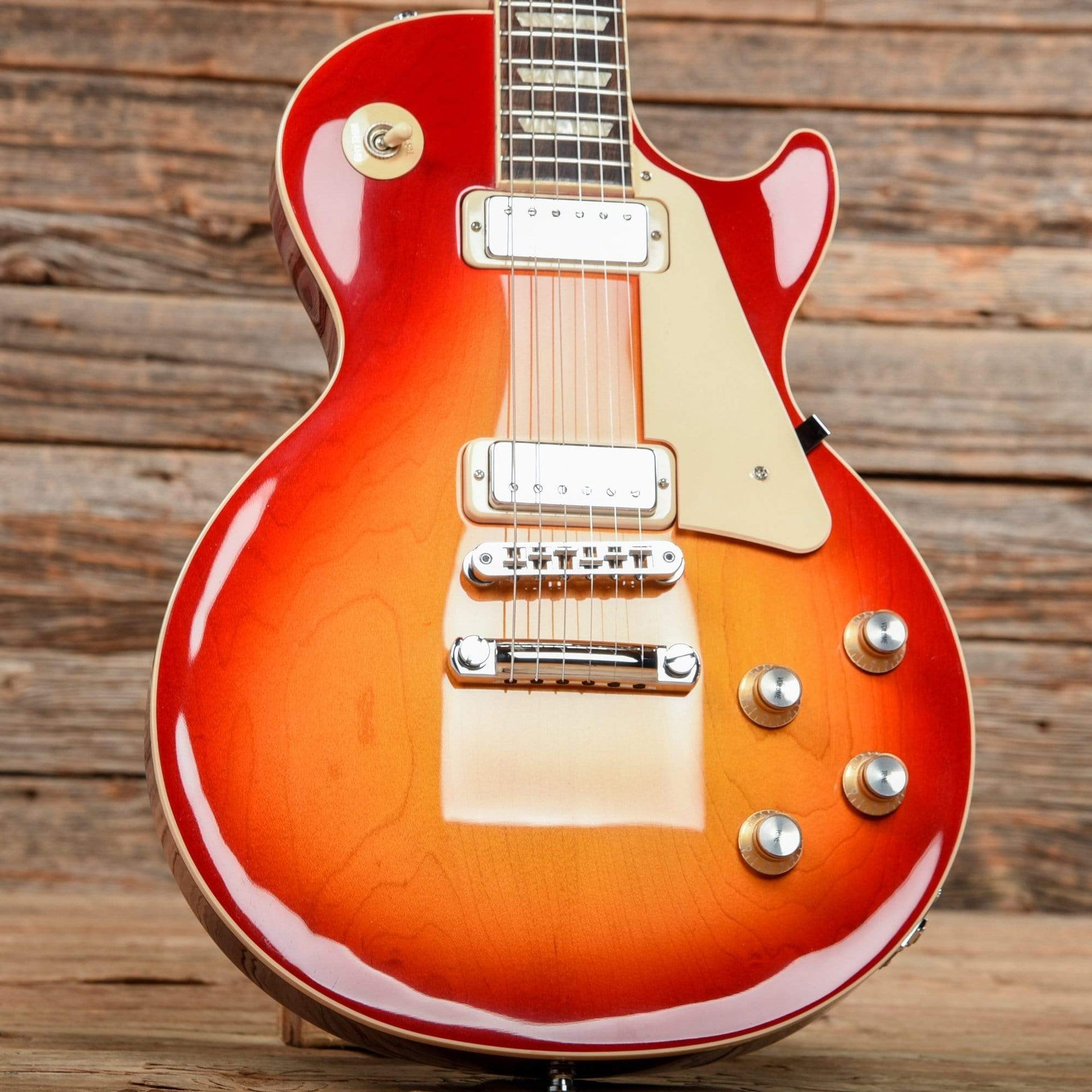 Gibson Les Paul '70s Deluxe Cherry Sunburst 2021 Electric Guitars / Solid Body
