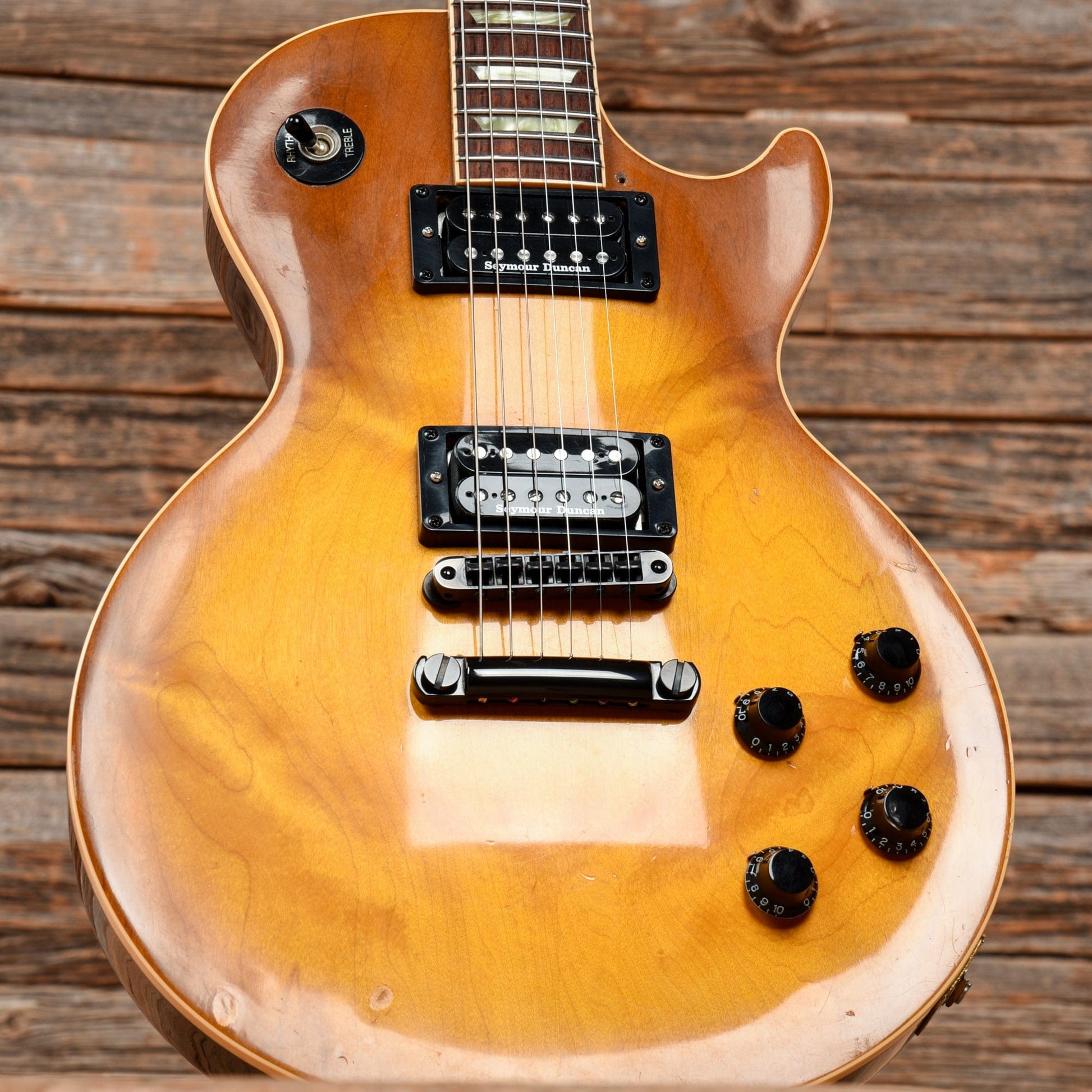 Gibson Les Paul Classic Honeyburst 2007 Electric Guitars / Solid Body