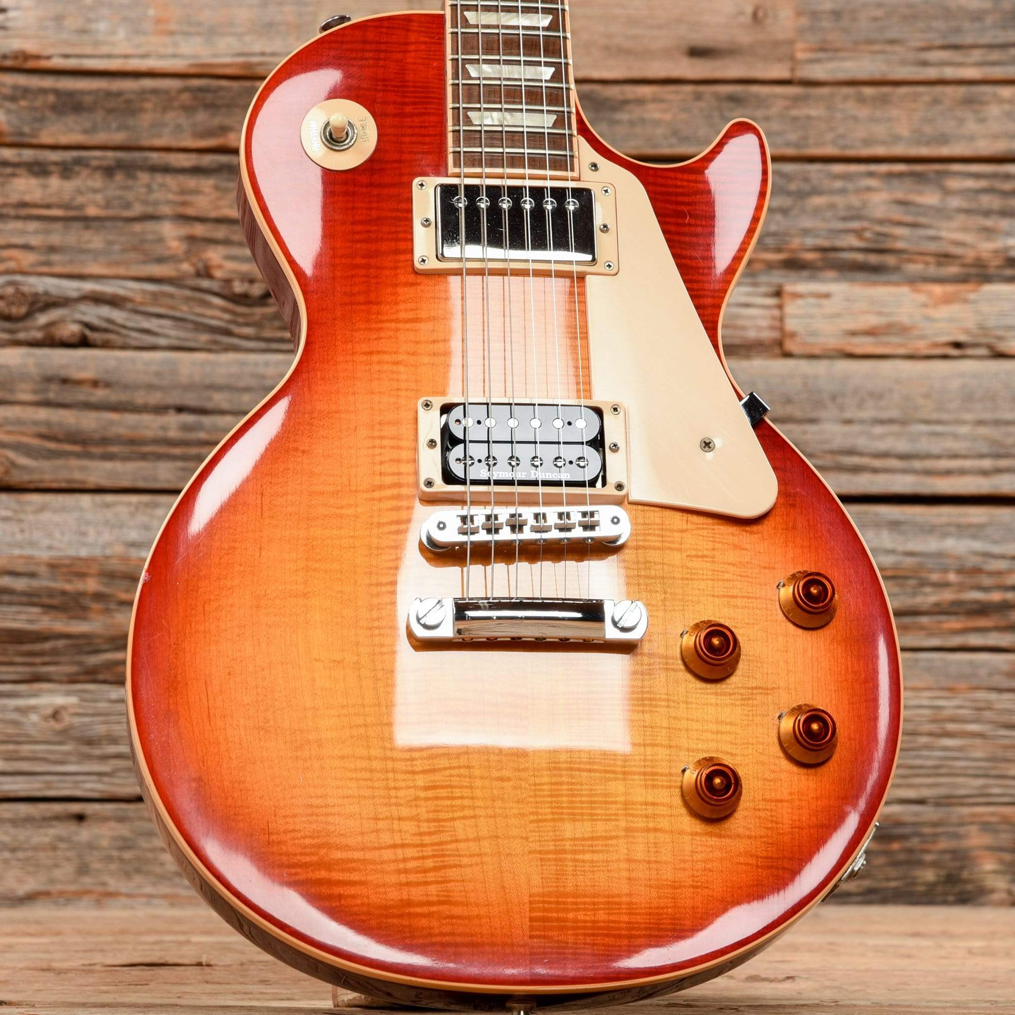 【美品】Gibson Les Paul Classic Gibson Les Paul Classic Plus Sunburst 2011 – Chicago Music Exchange
